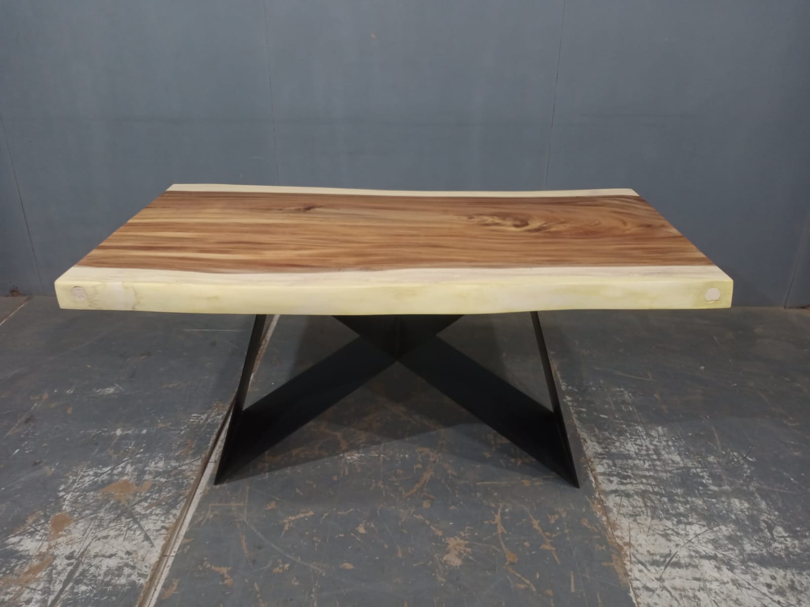 LIVE EDGE TABLES