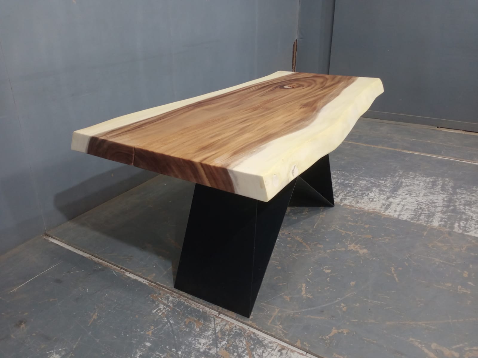 Live Edge Tables