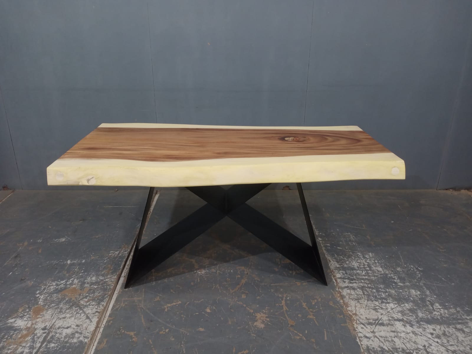LIVE EDGE TABLES