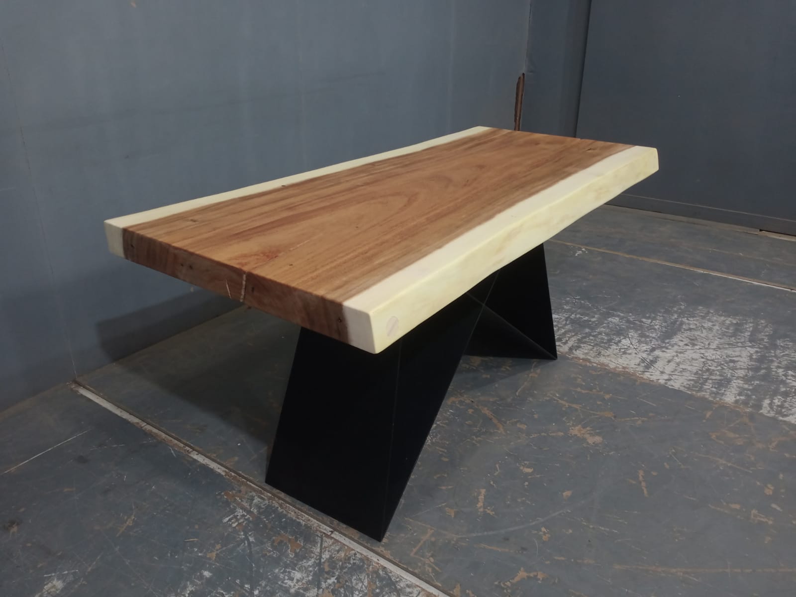 Live Edge Tables