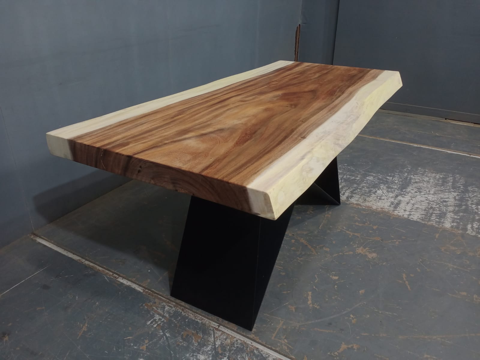 Live Edge Tables