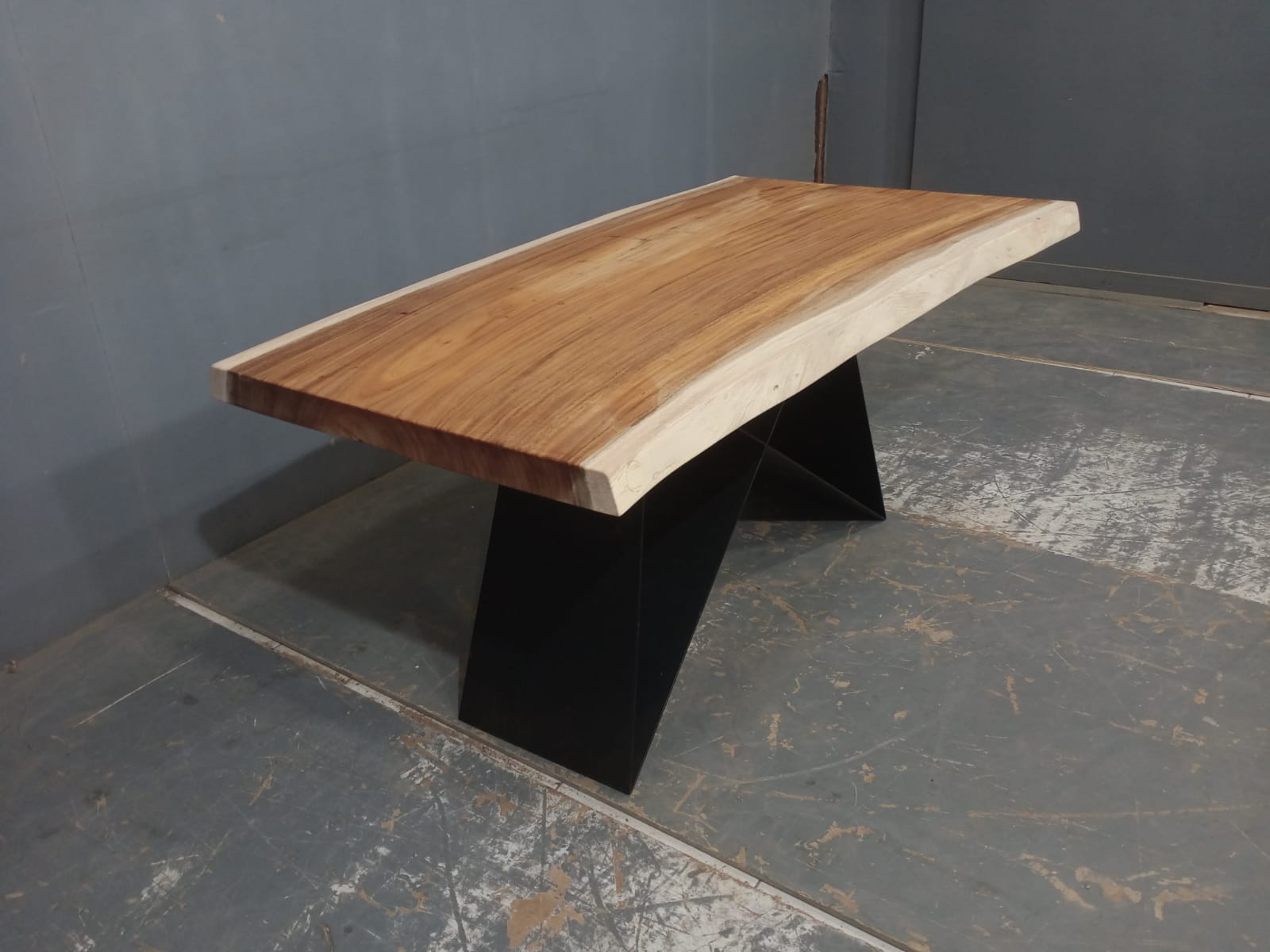 Live Edge Tables