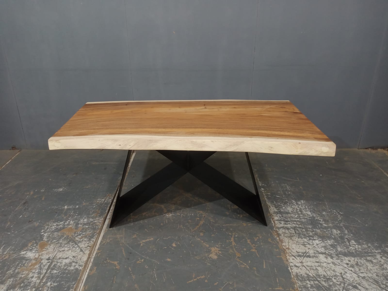 LIVE EDGE TABLES