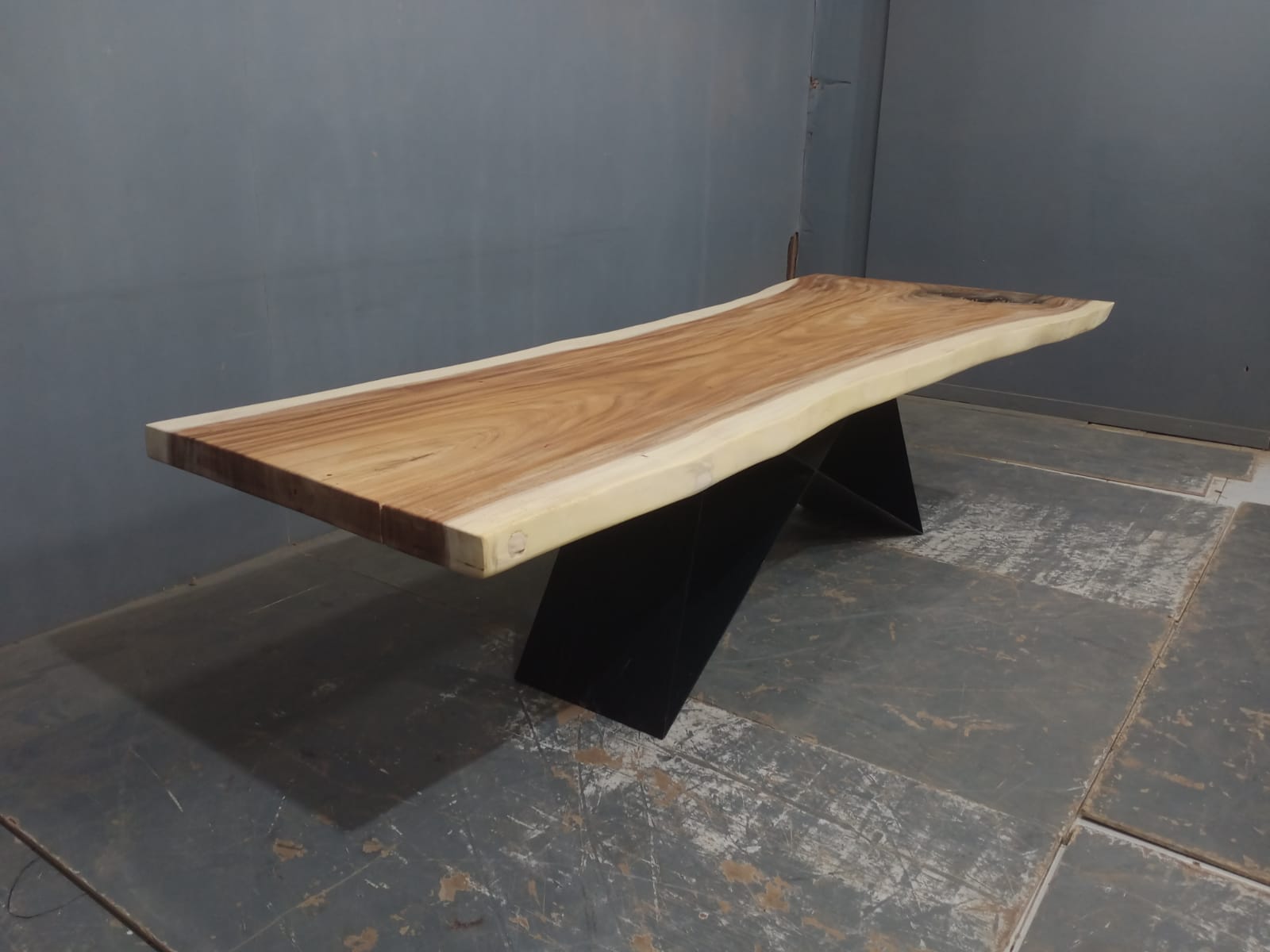 Live Edge Tables