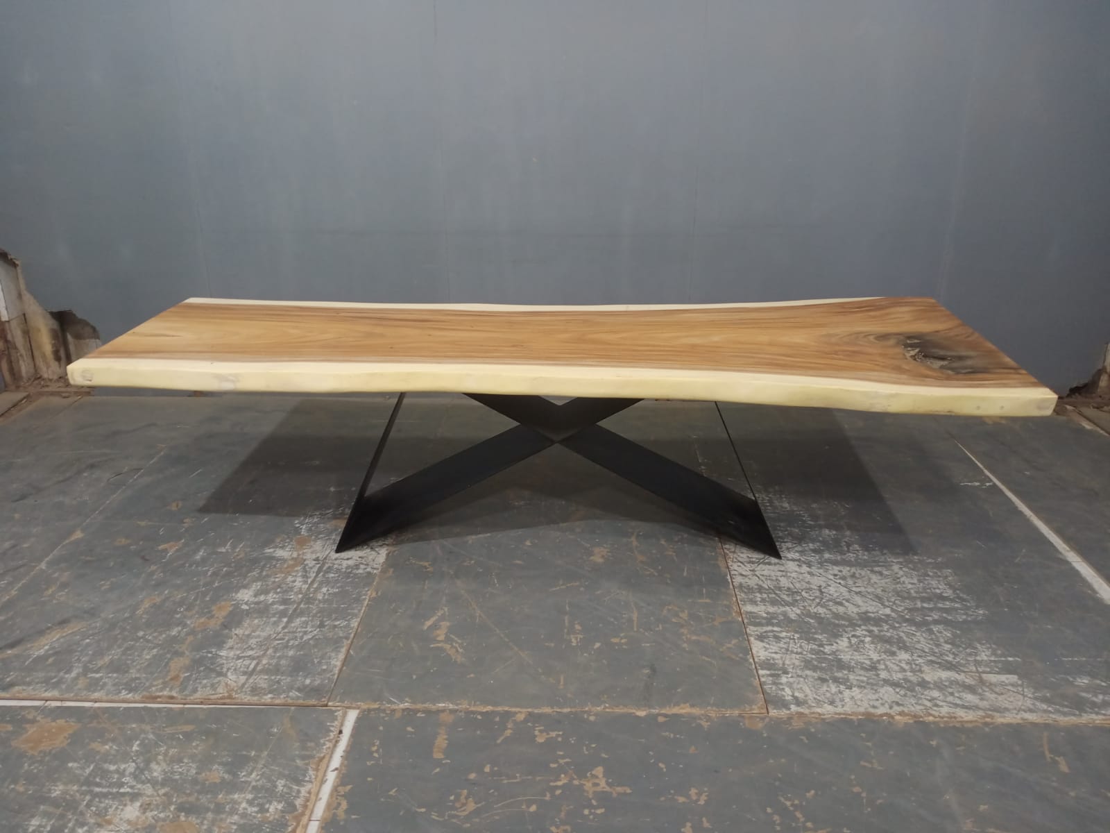 LIVE EDGE TABLES