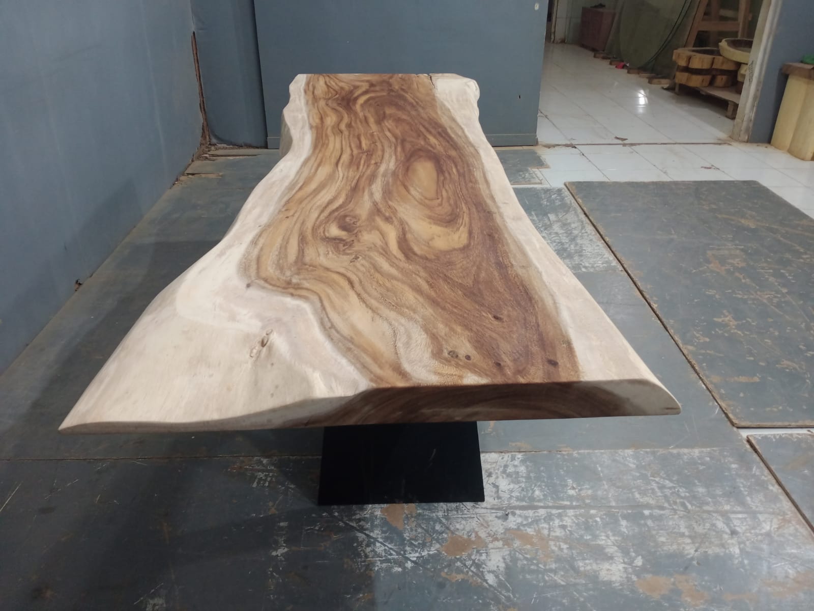 Live Edge Tables