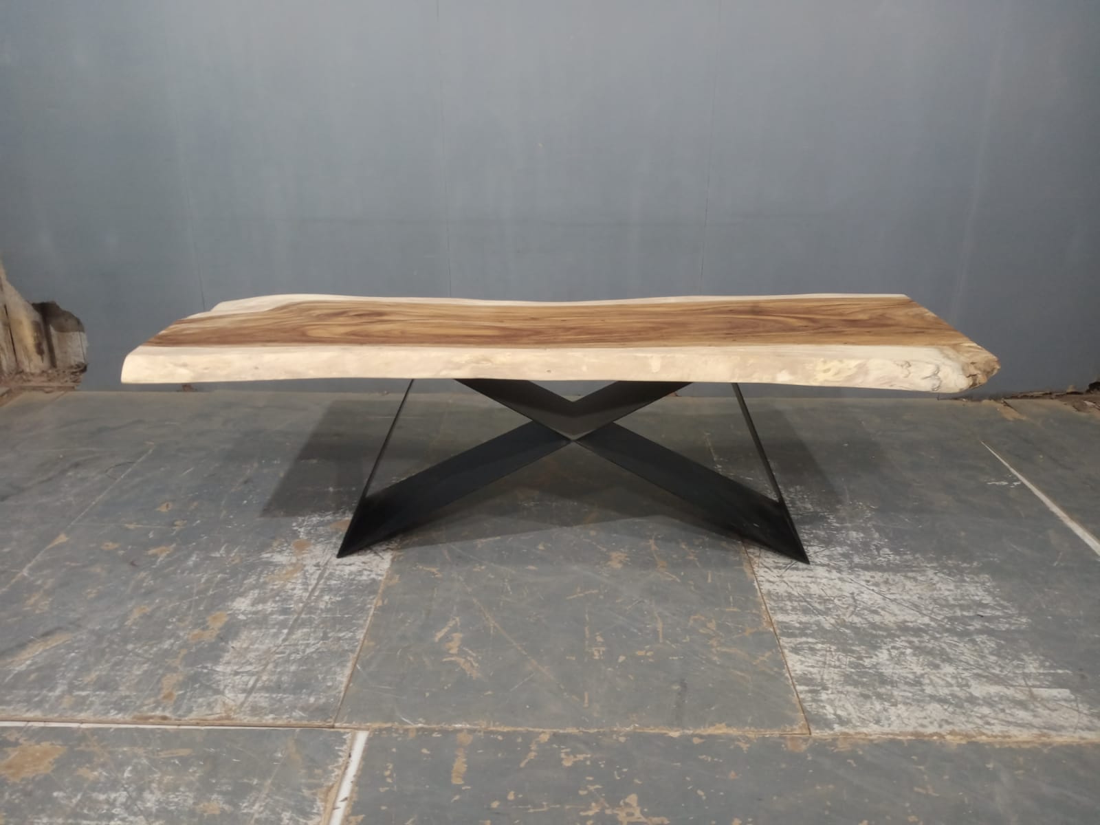 LIVE EDGE TABLES