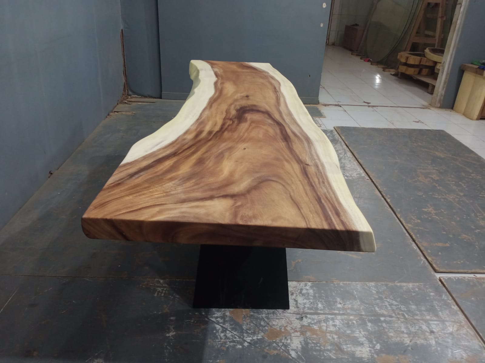 Live Edge Tables