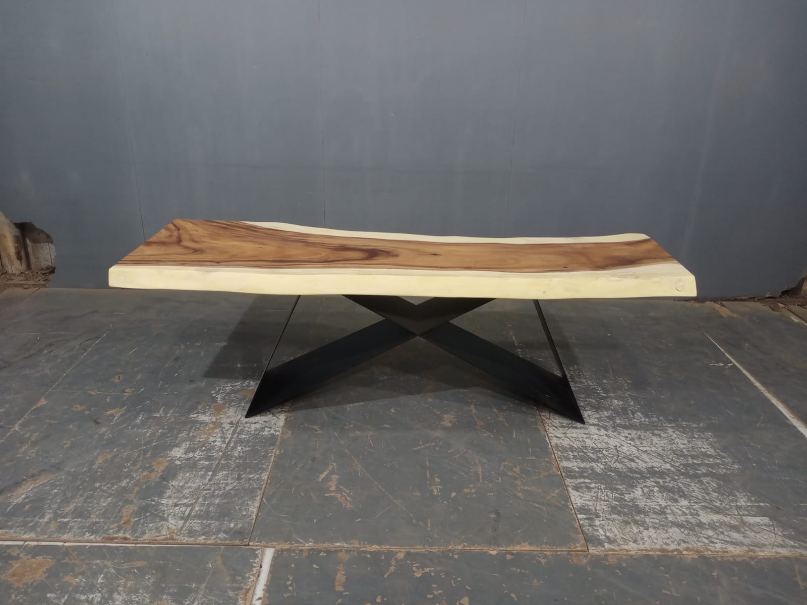 LIVE EDGE TABLES