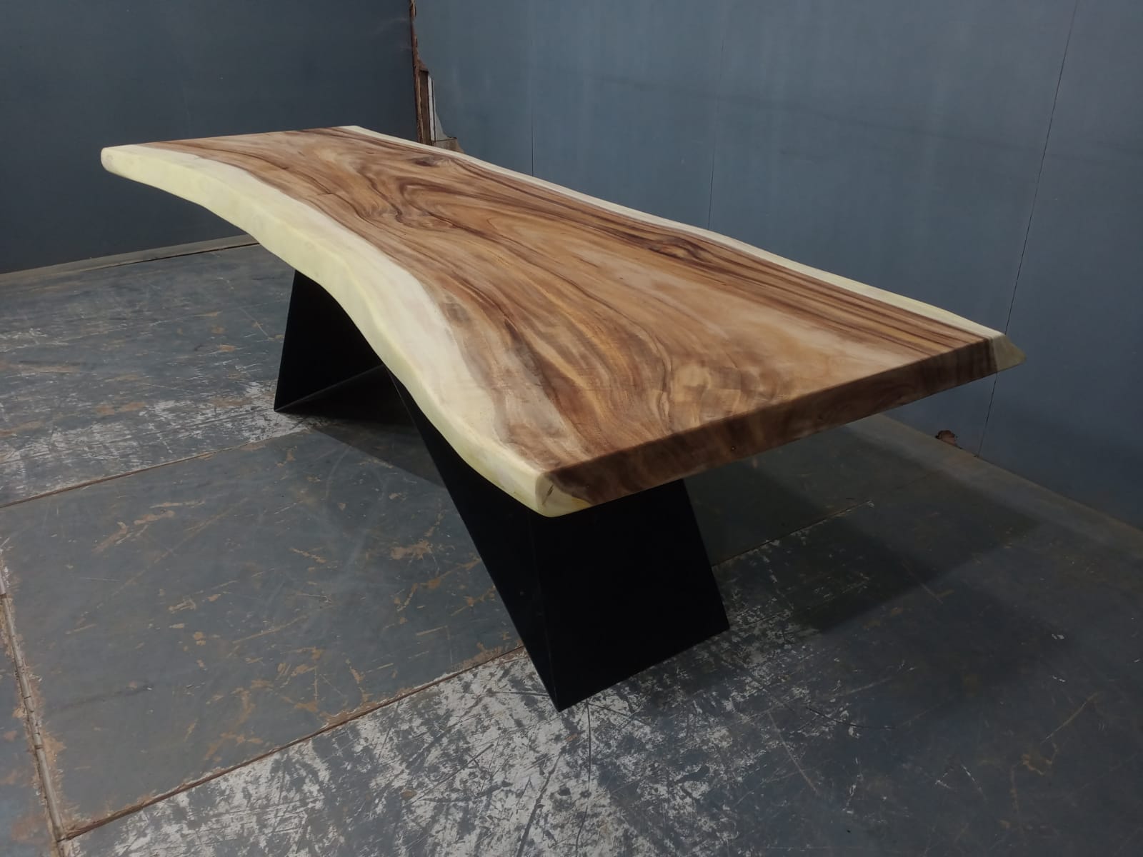 Live Edge Tables