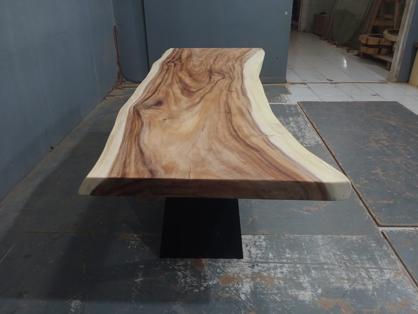 Live Edge Tables