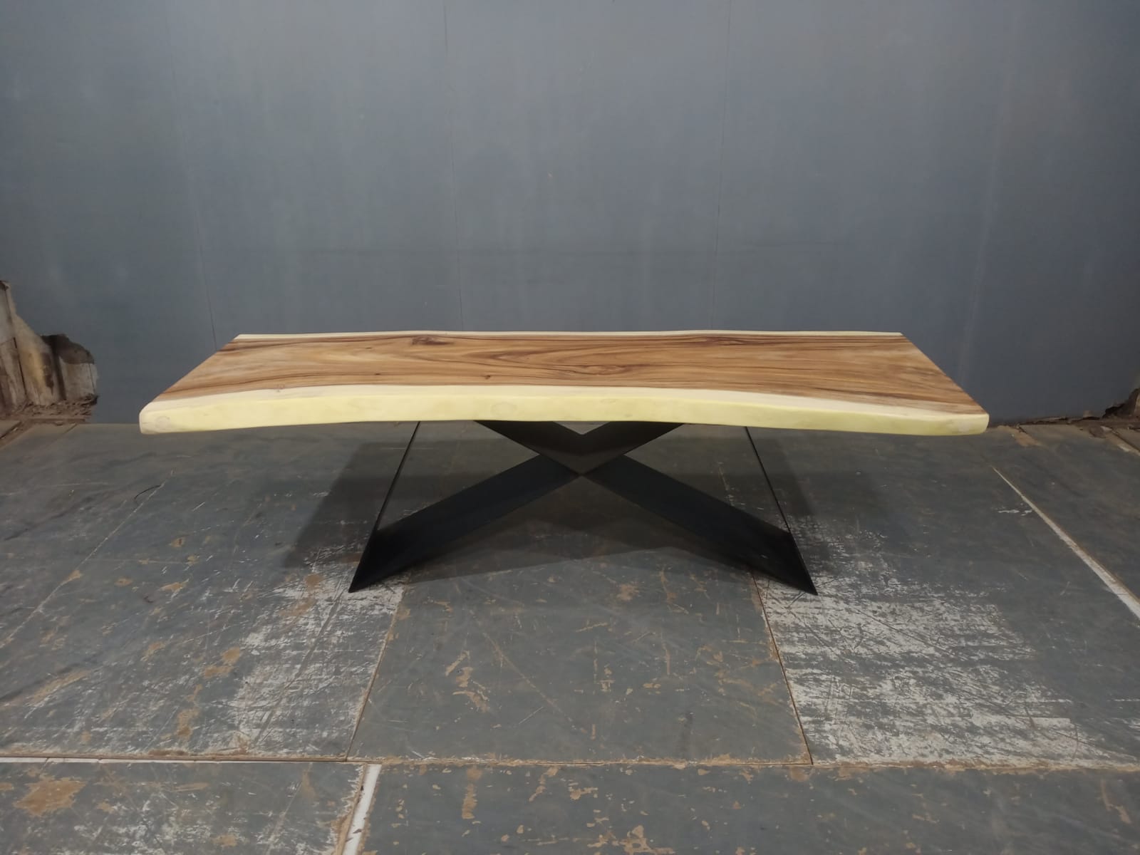 LIVE EDGE TABLES