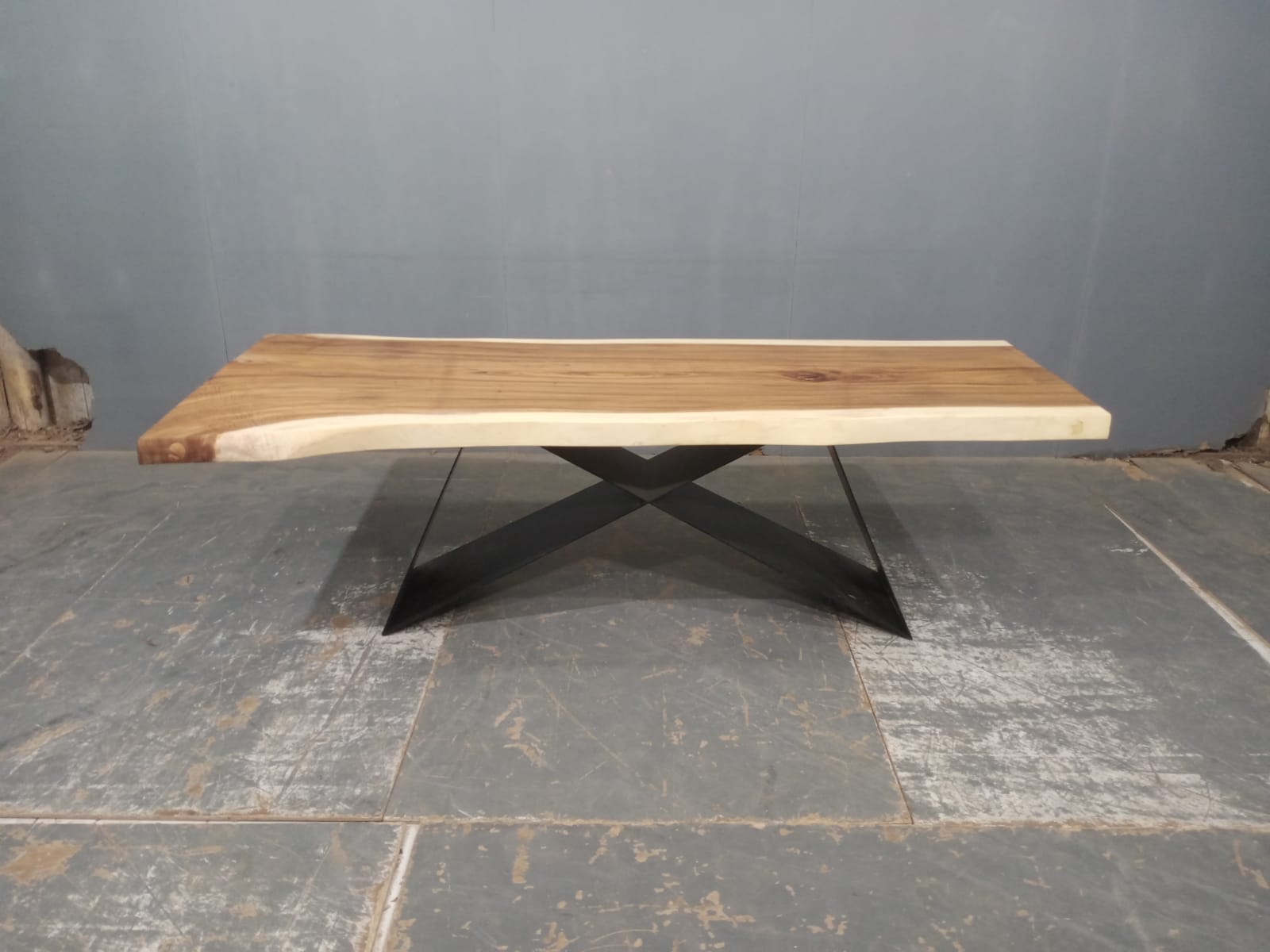 LIVE EDGE TABLES