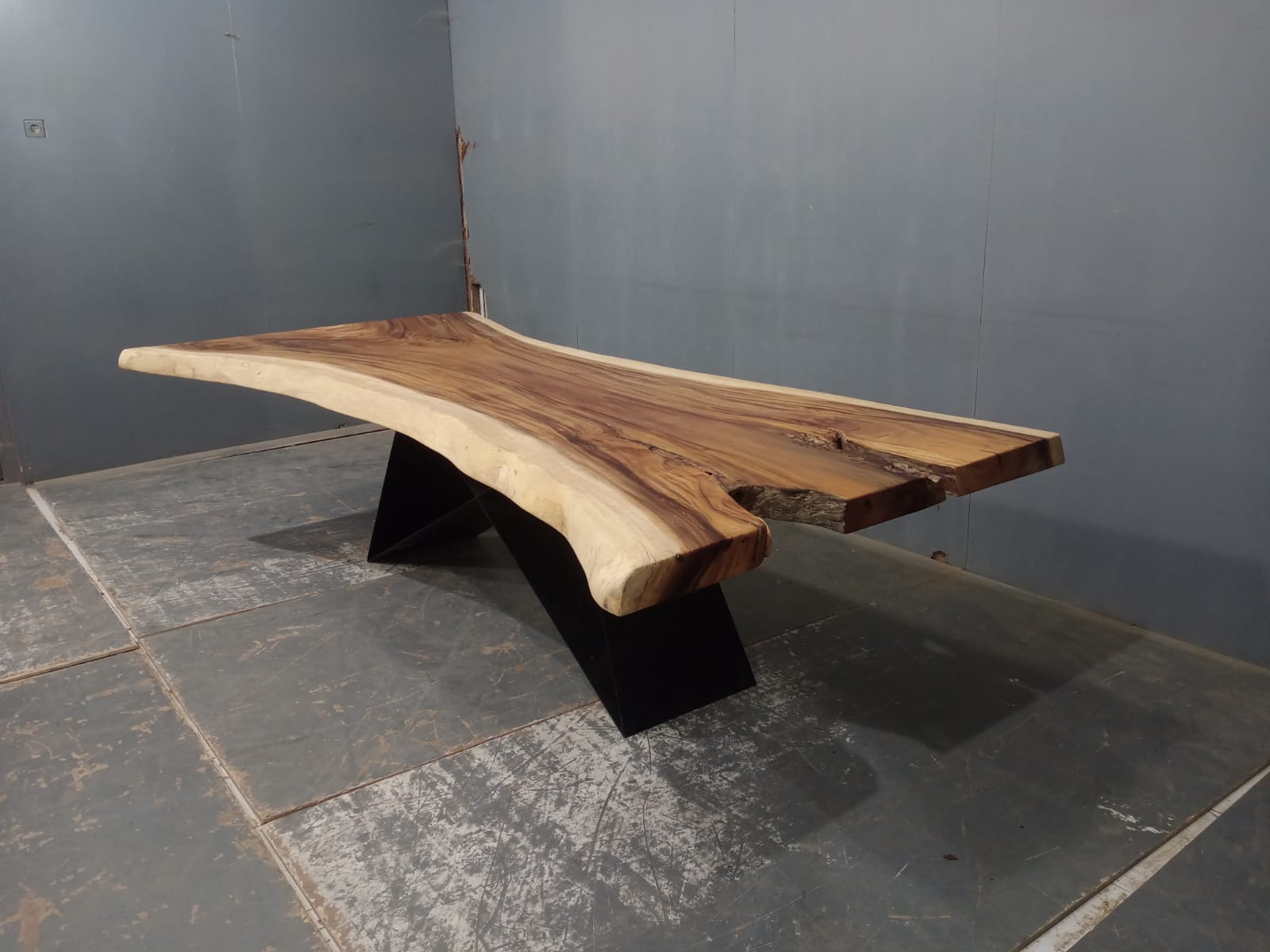 Live Edge Tables