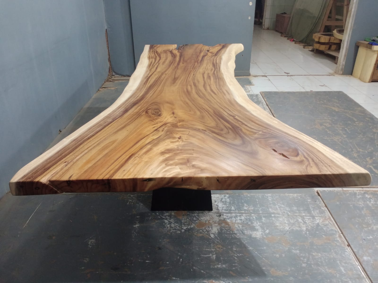 Live Edge Tables