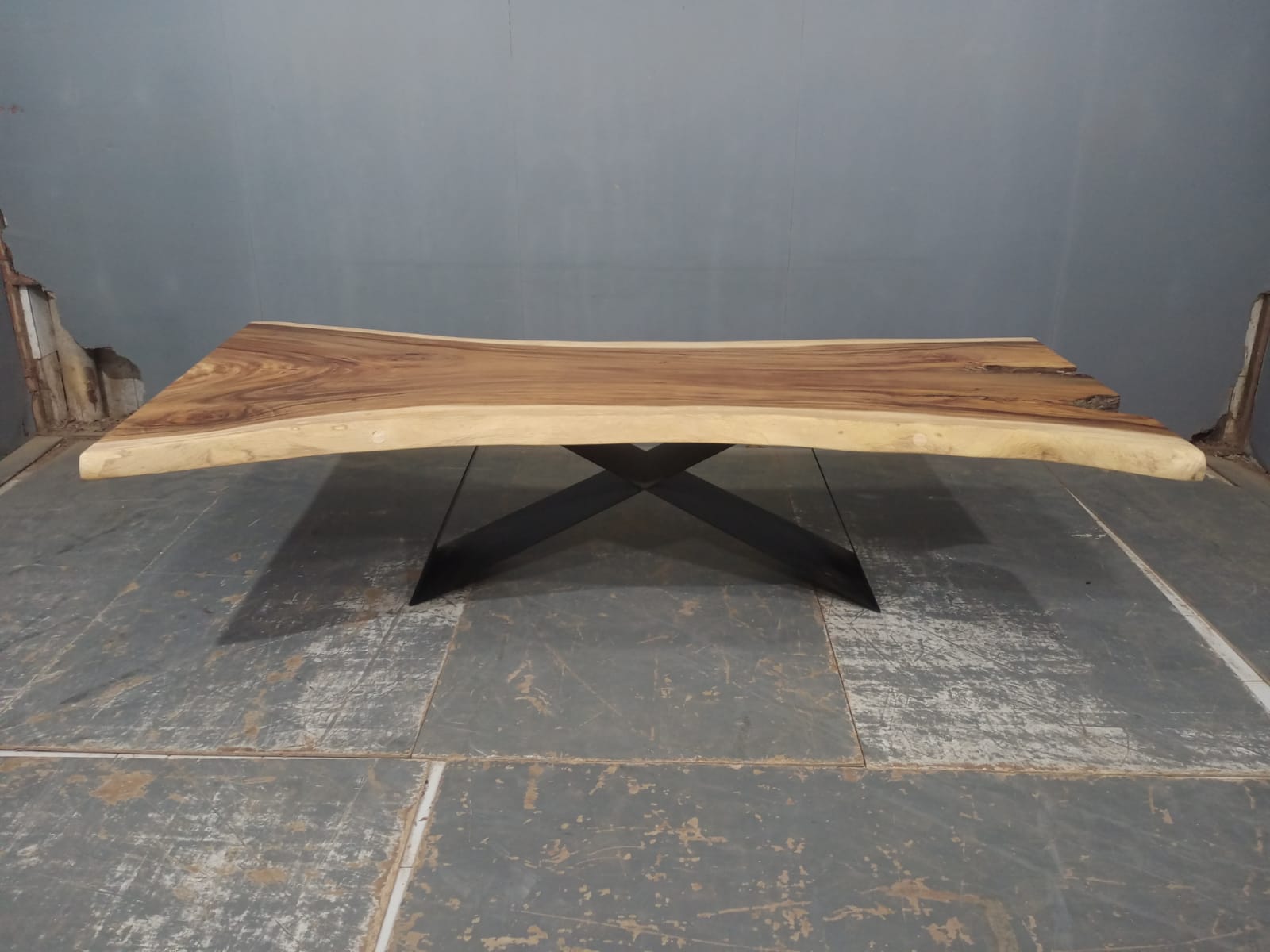 LIVE EDGE TABLES