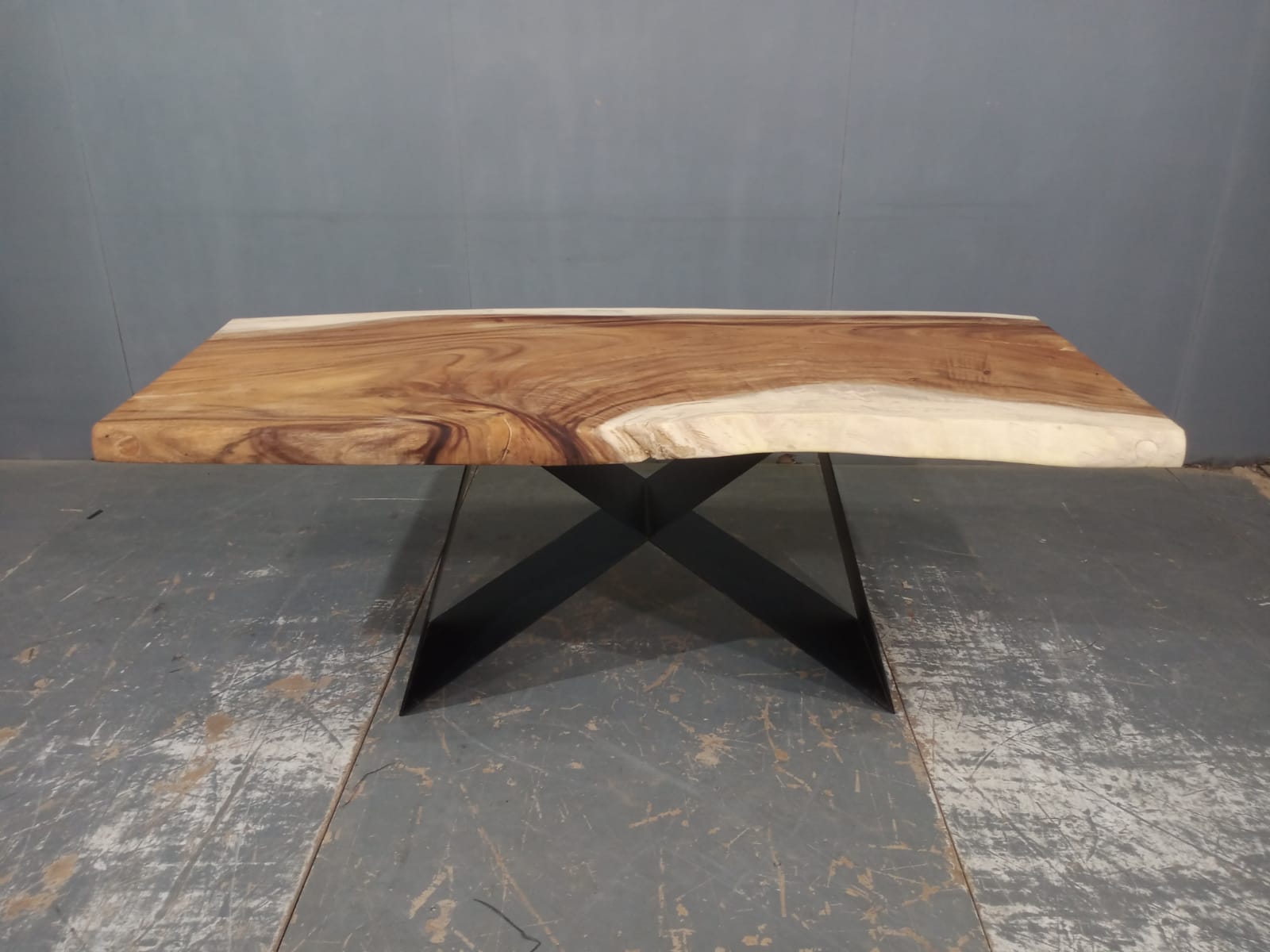 LIVE EDGE TABLES
