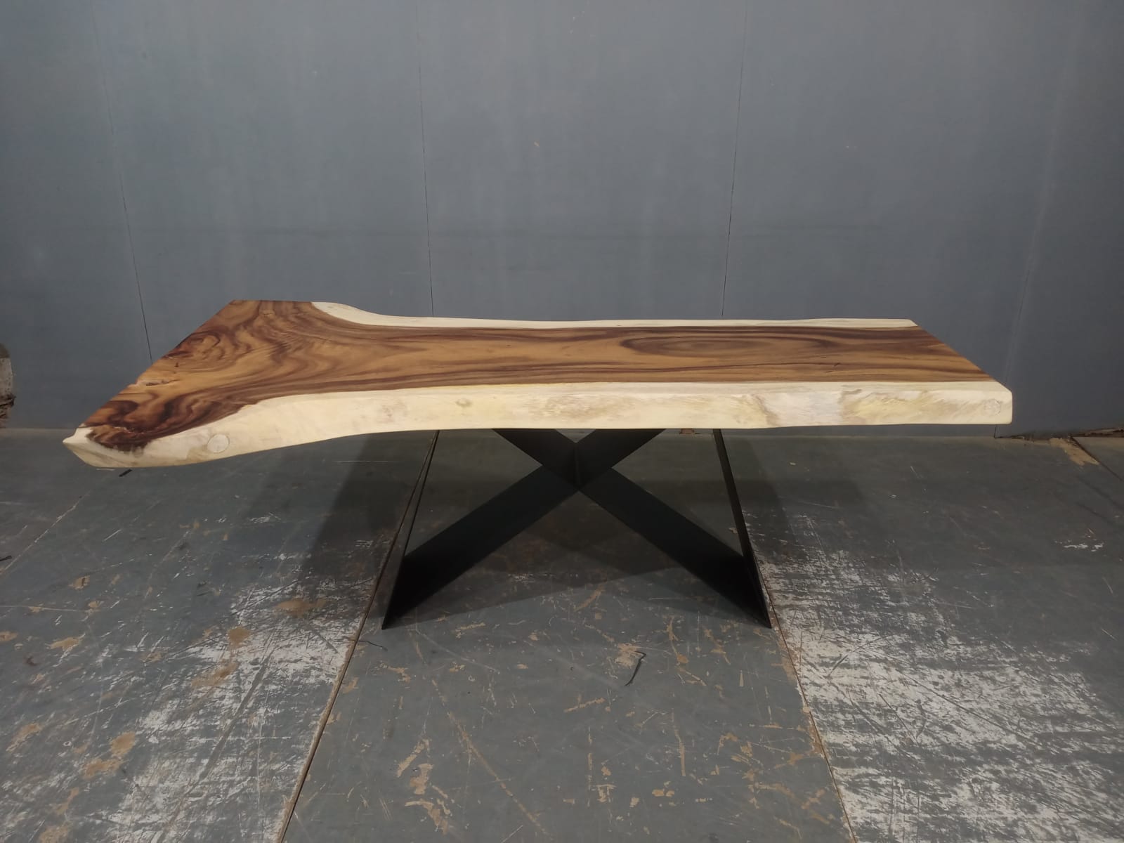 LIVE EDGE TABLES