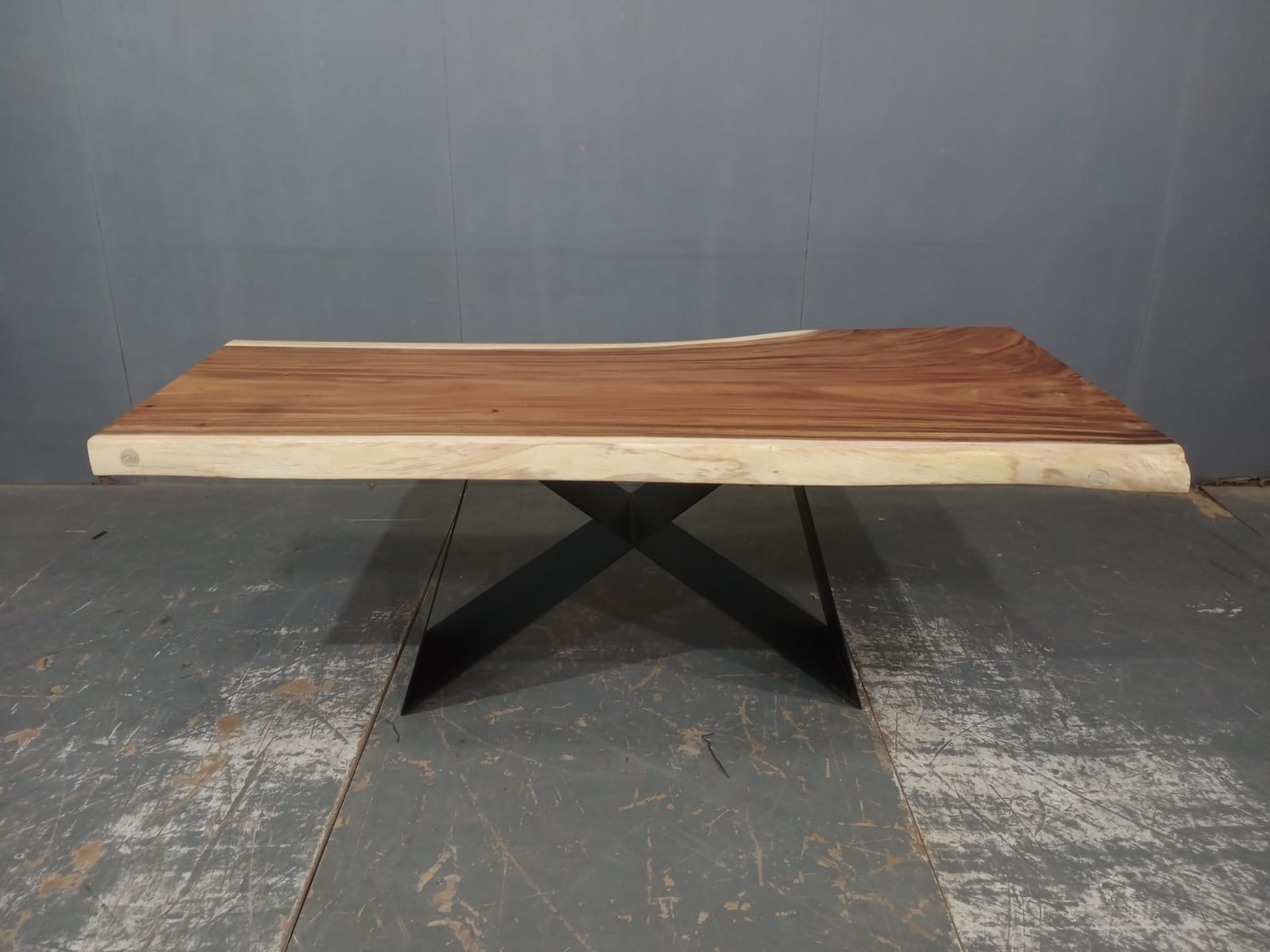 LIVE EDGE TABLES