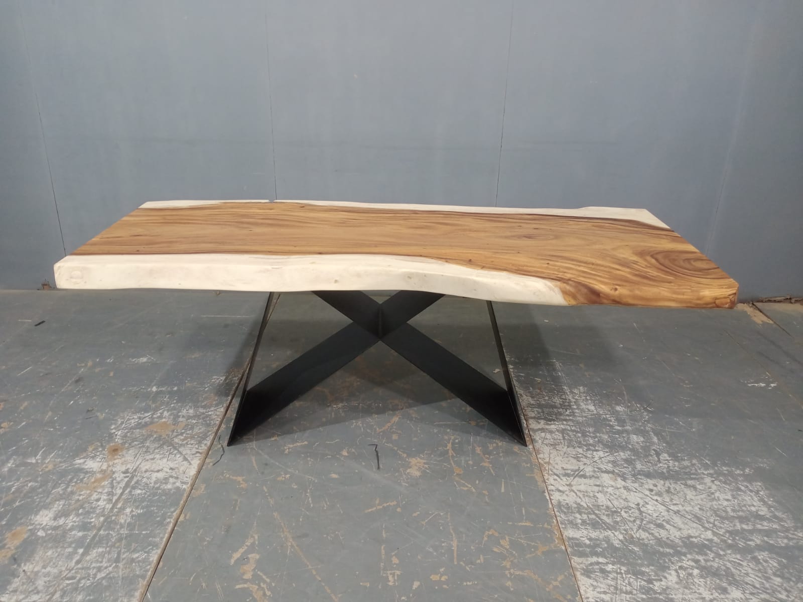 LIVE EDGE TABLES