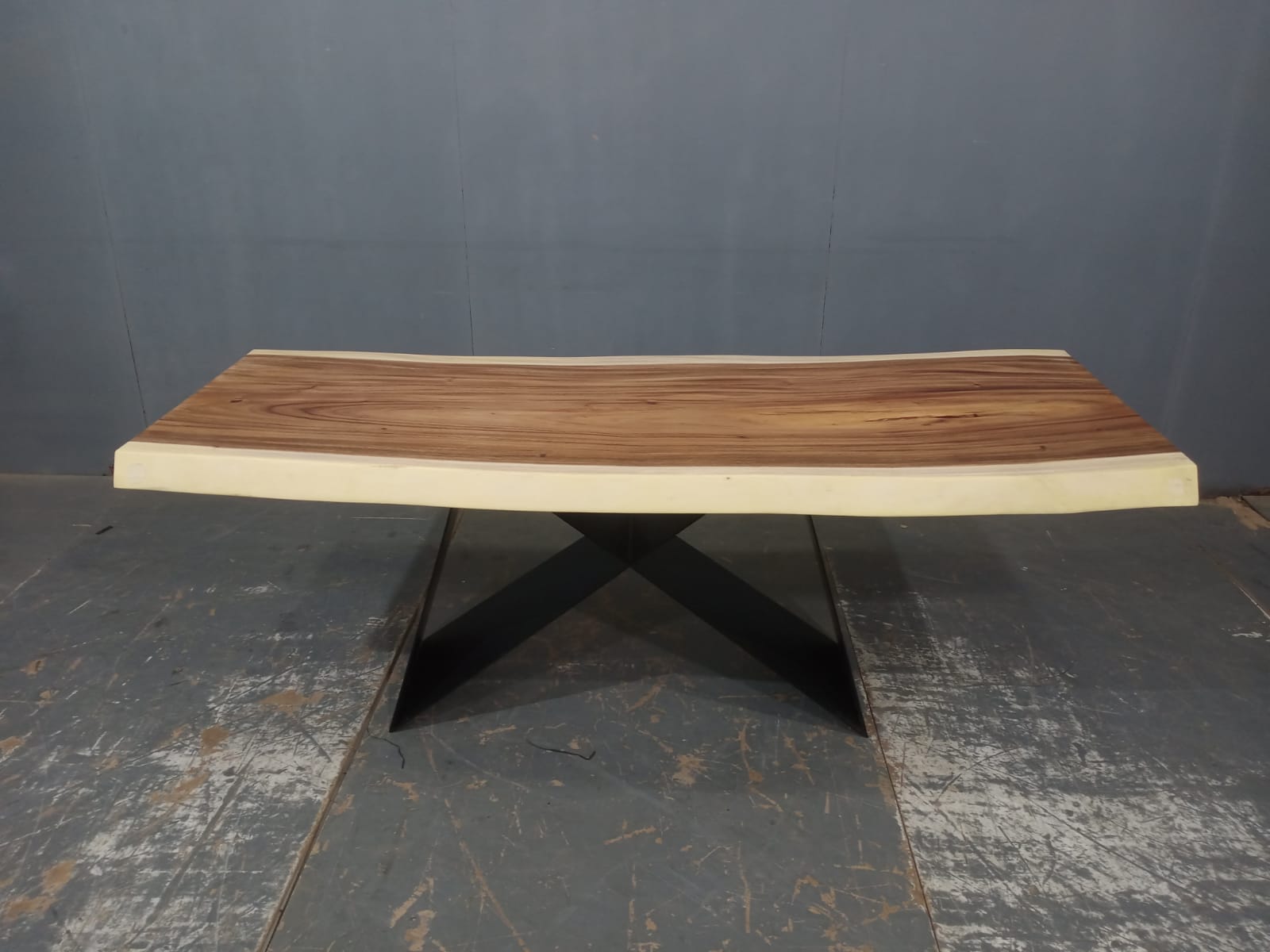 LIVE EDGE TABLES