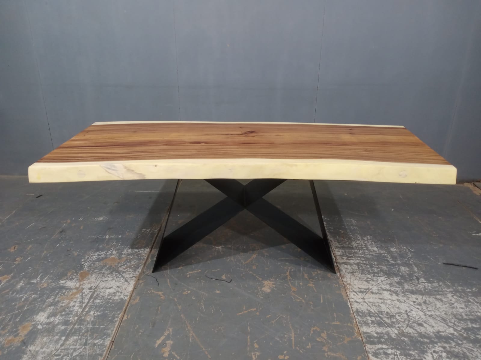 LIVE EDGE TABLES