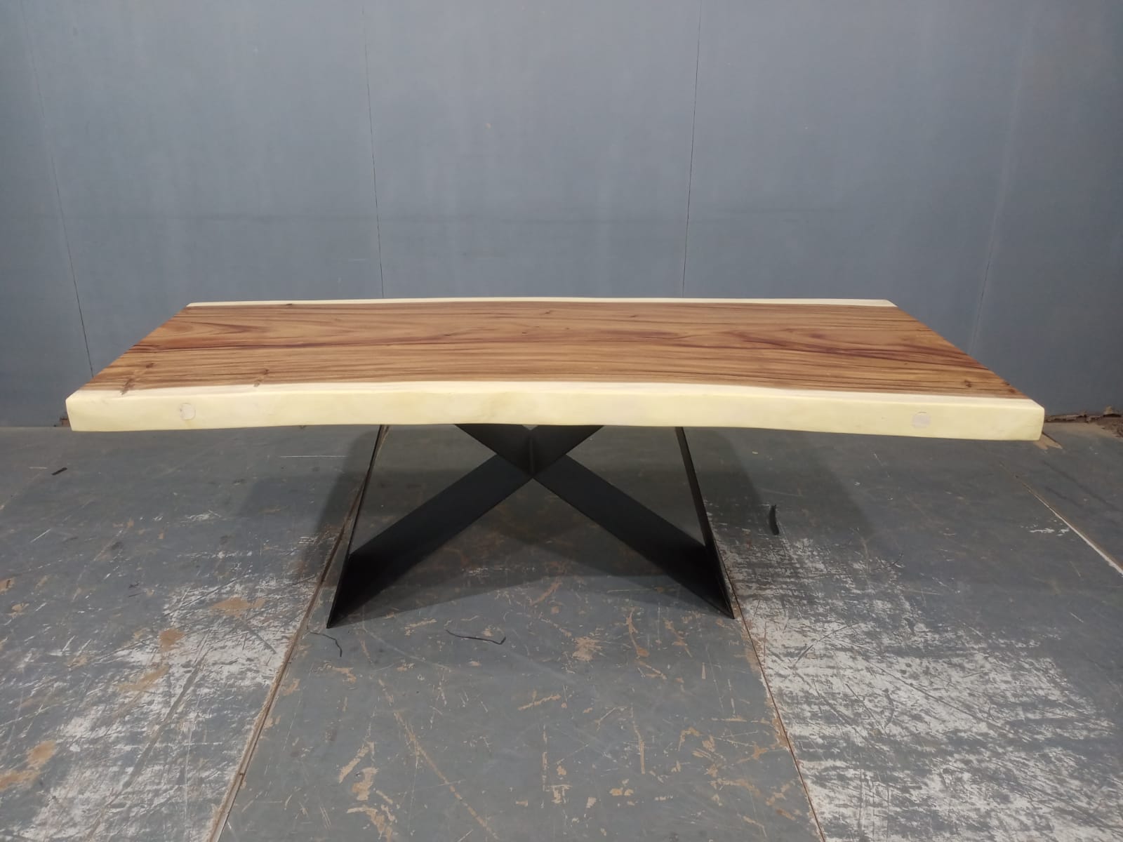 LIVE EDGE TABLES