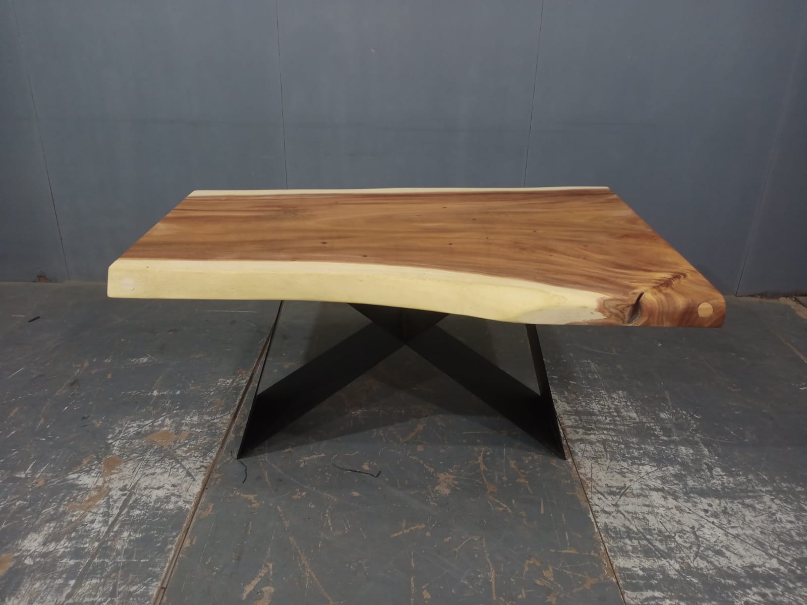 LIVE EDGE TABLES
