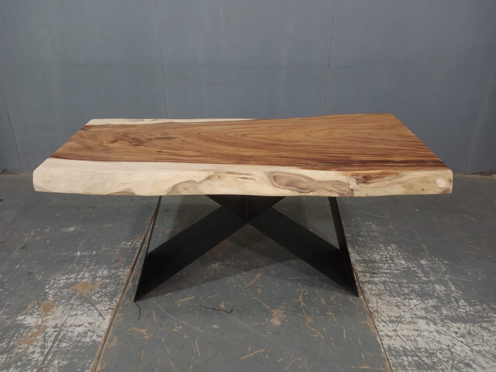 LIVE EDGE TABLES