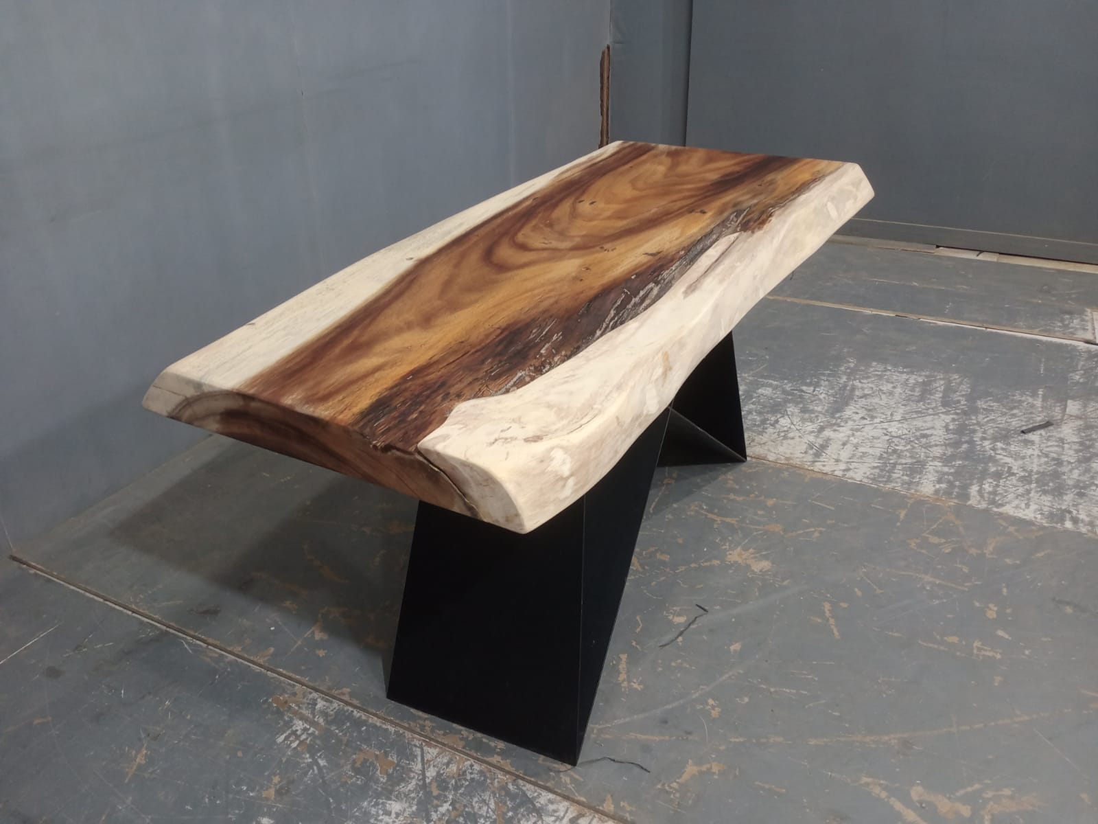 Live Edge Tables
