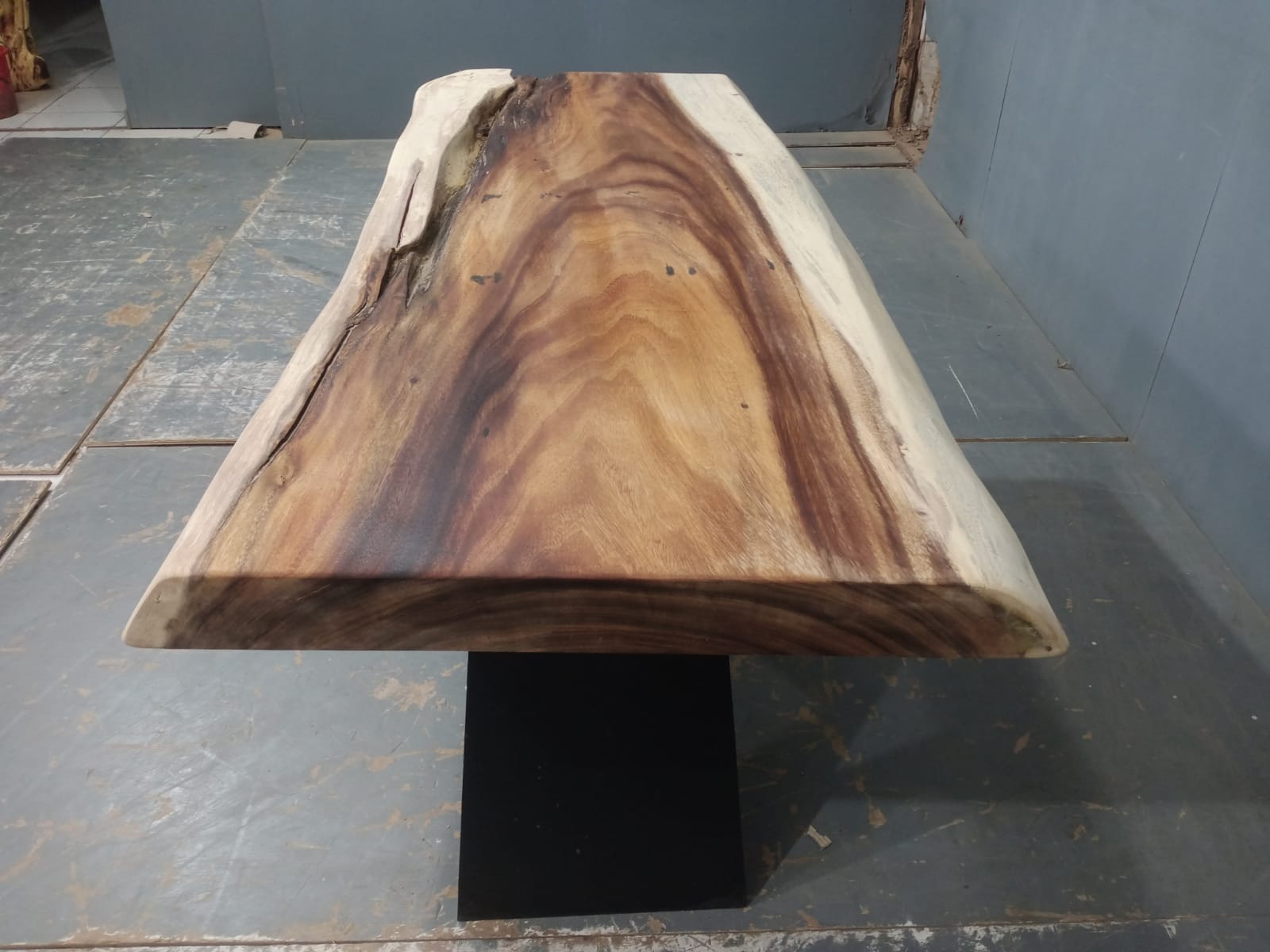 Live Edge Tables