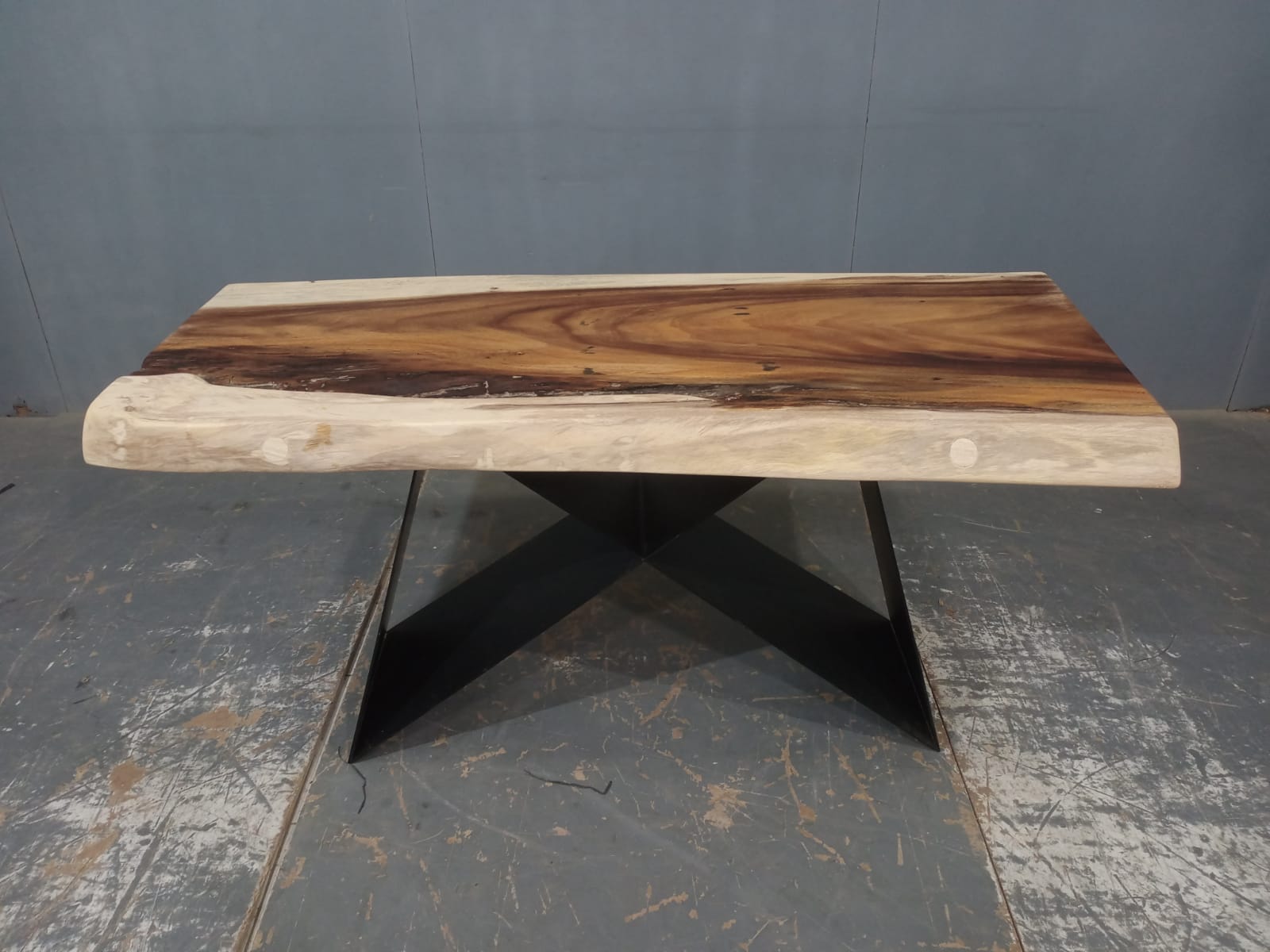 LIVE EDGE TABLES