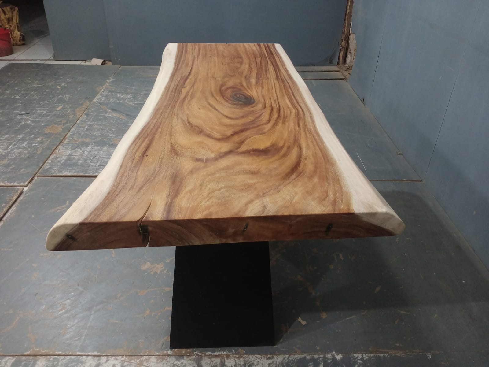 Live Edge Tables