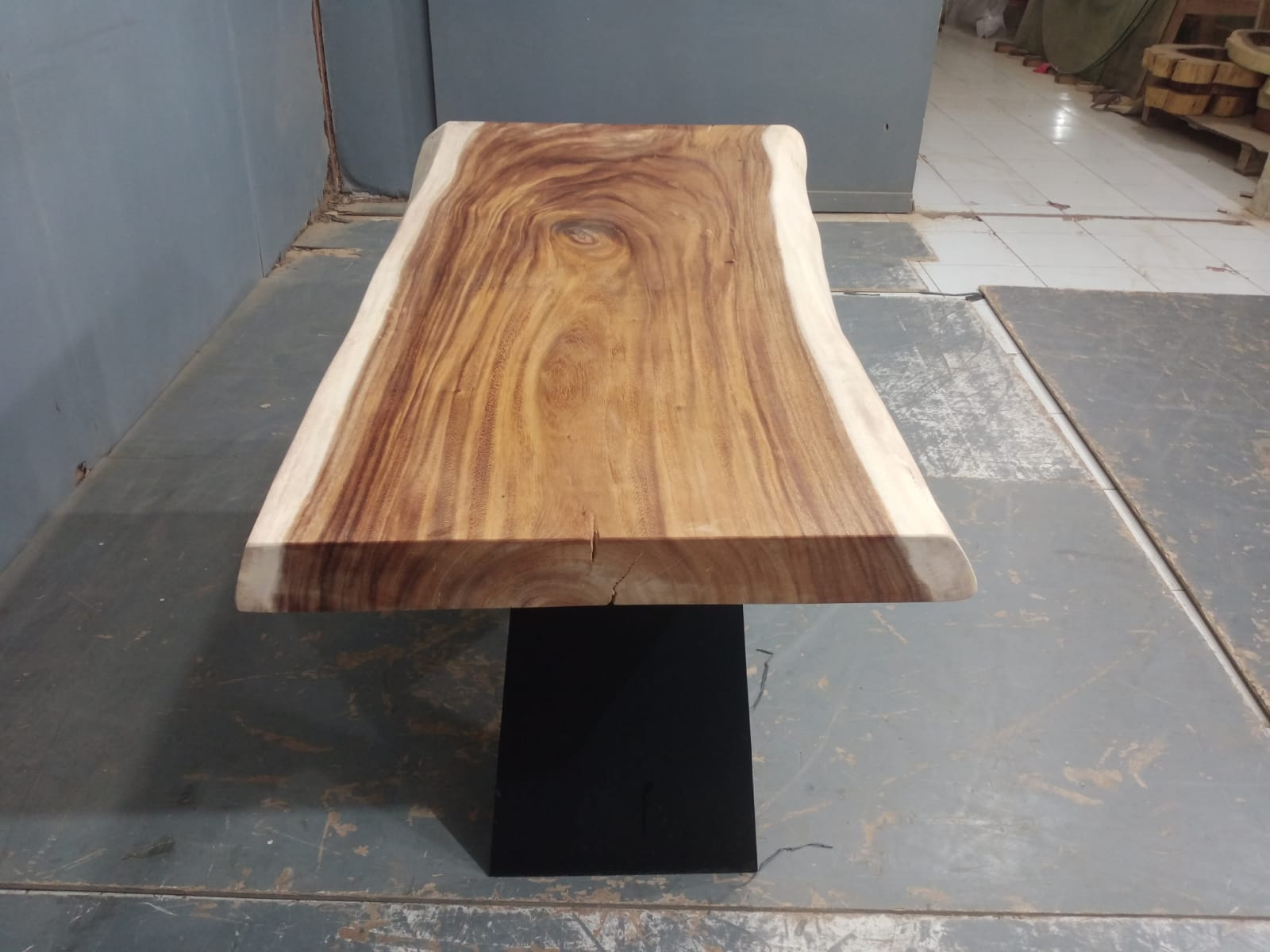 Live Edge Tables