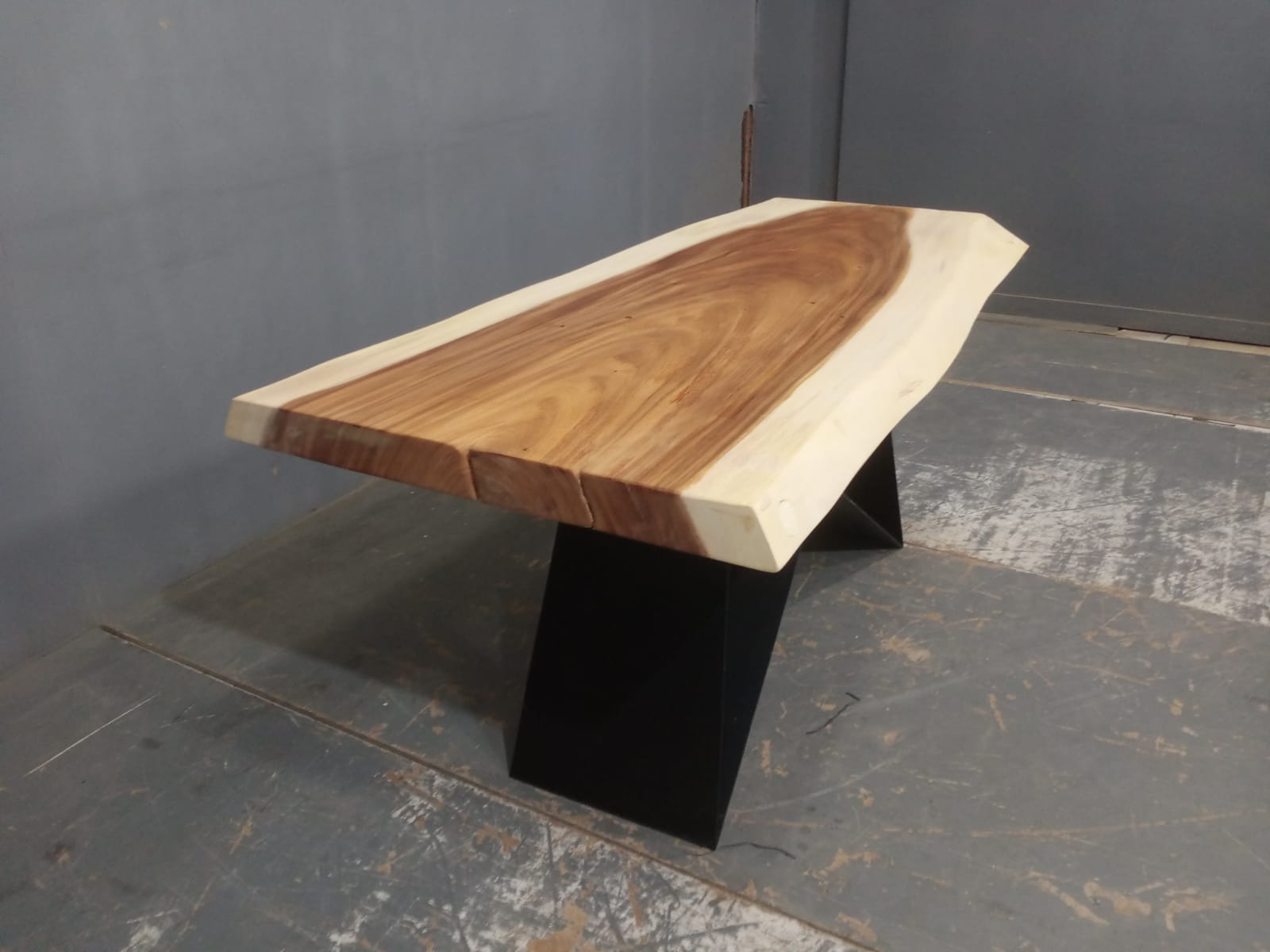 Live Edge Tables