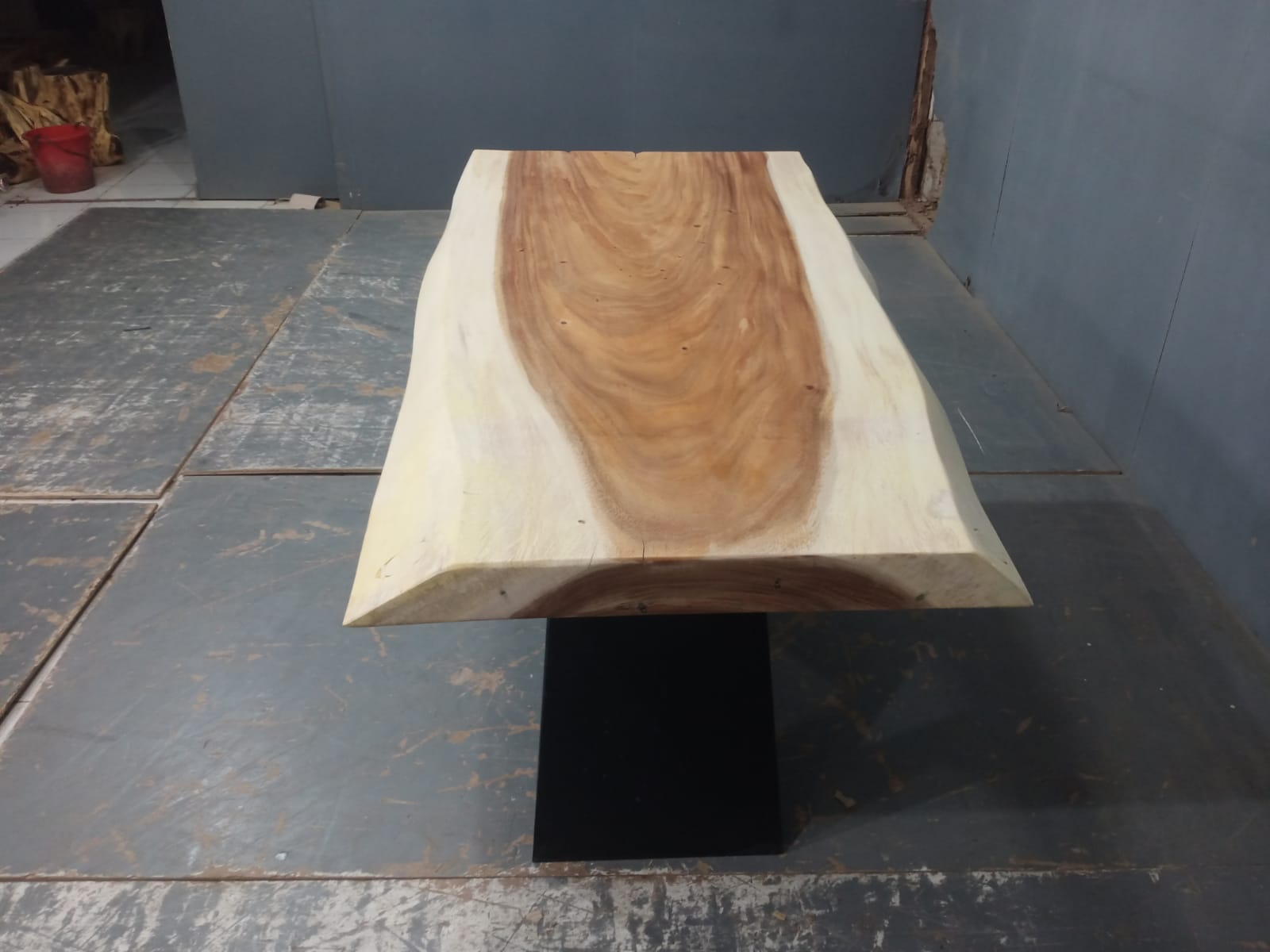 Live Edge Tables