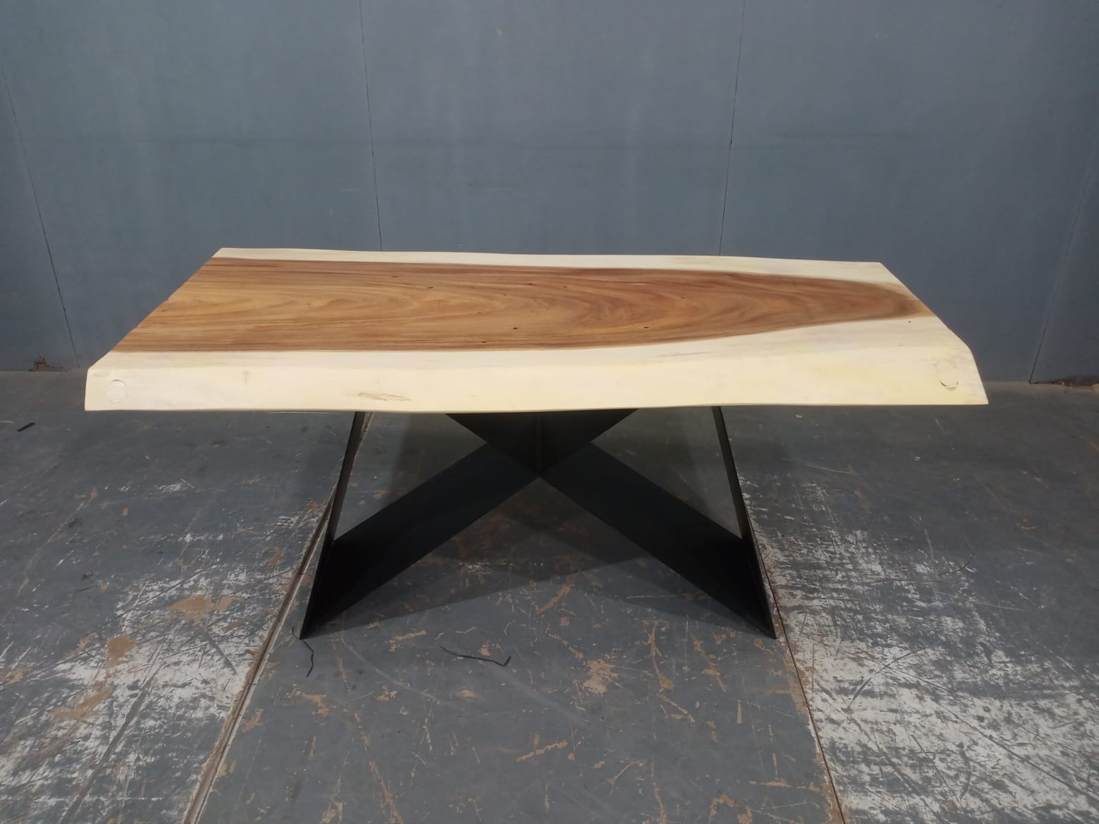 LIVE EDGE TABLES