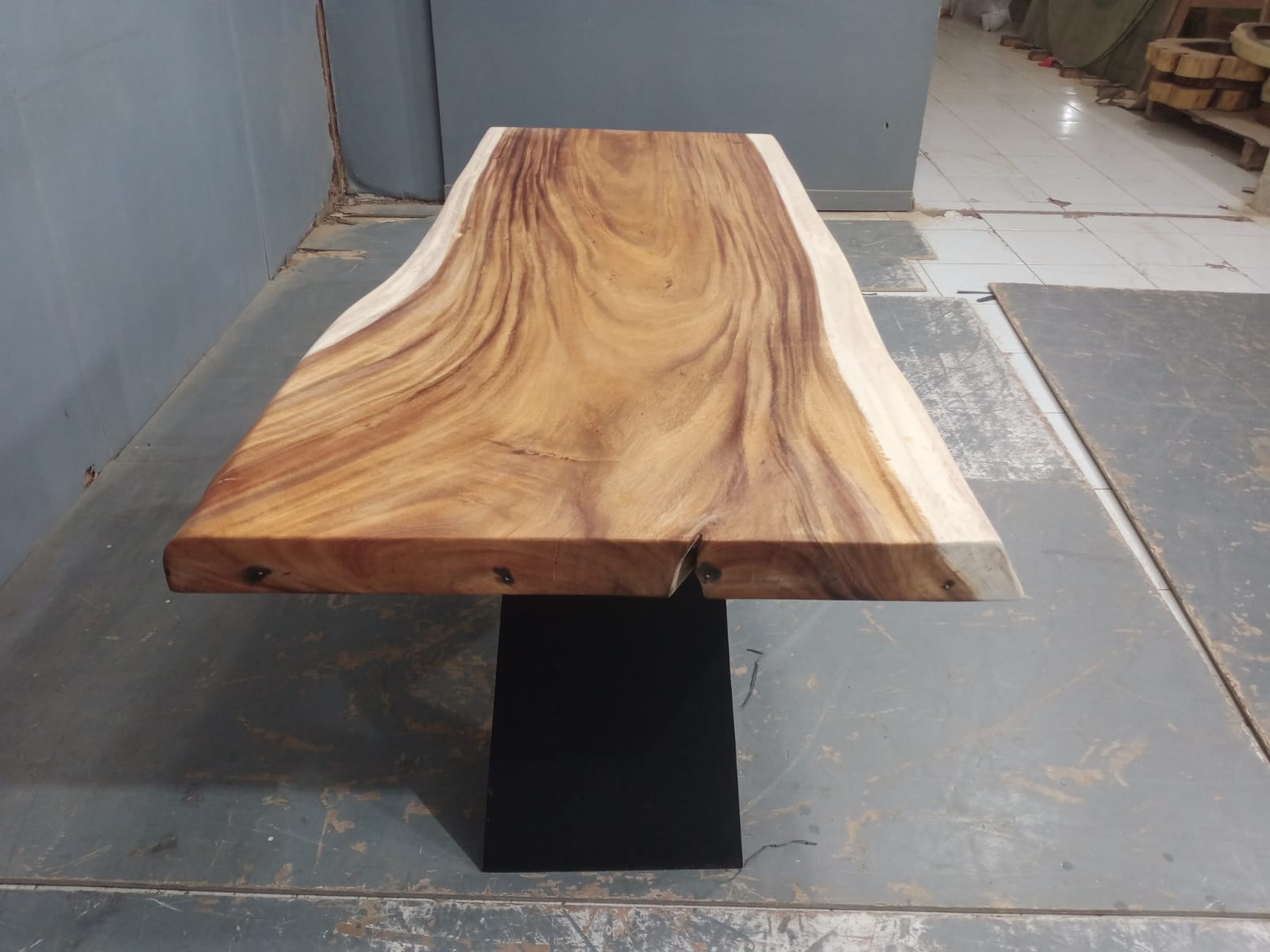 Live Edge Tables