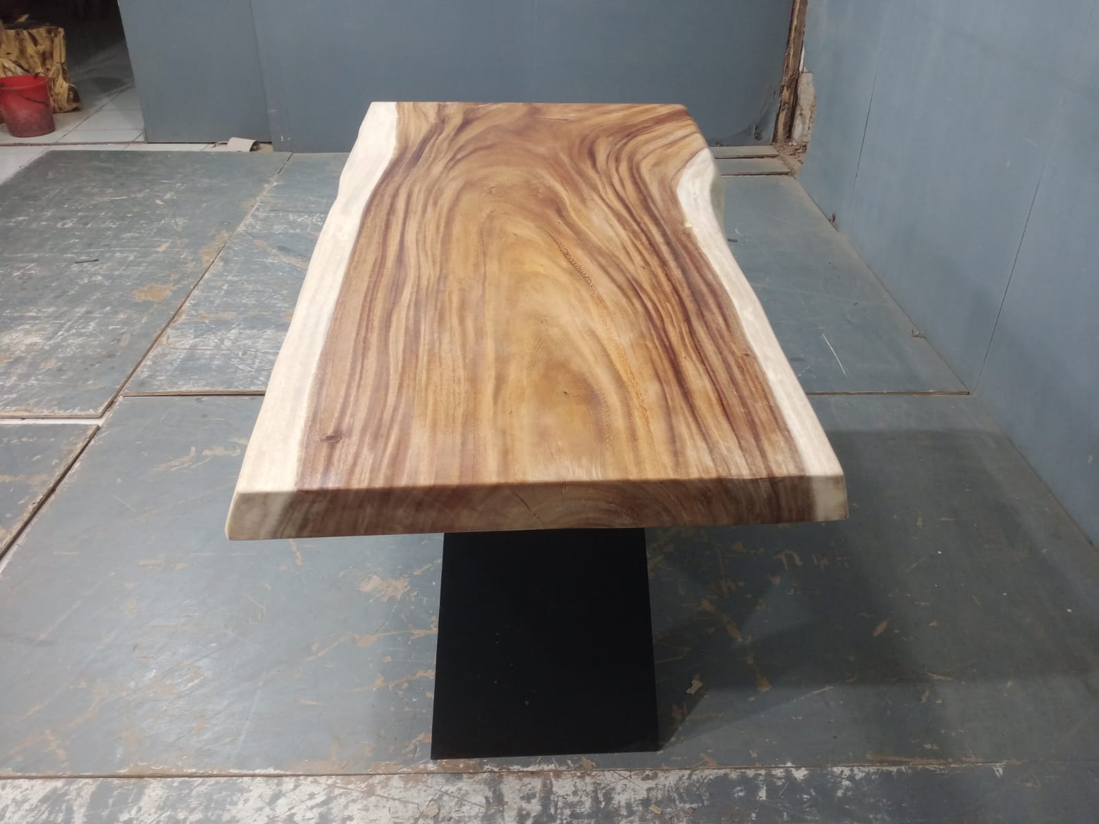 Live Edge Tables