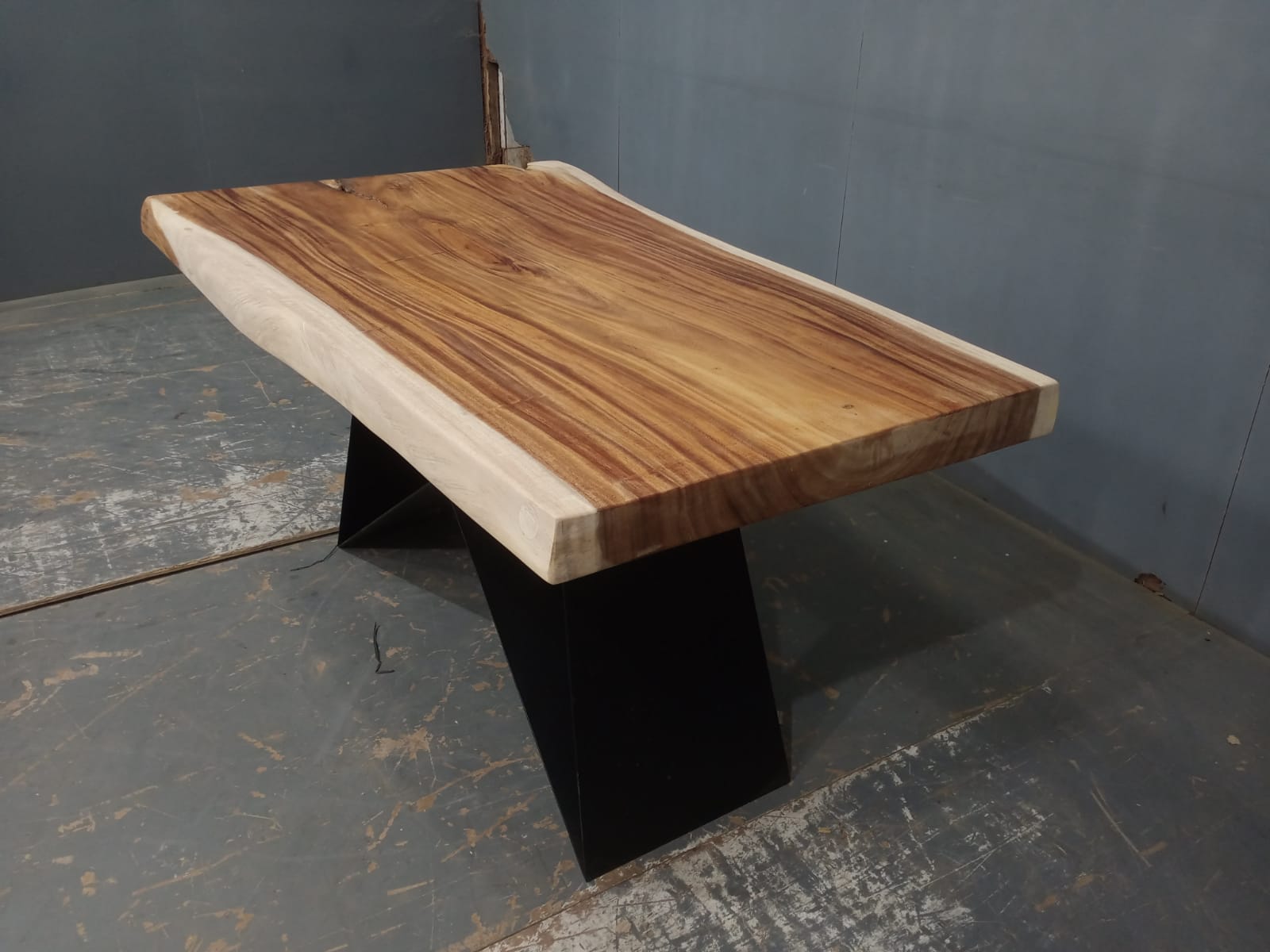 Live Edge Tables