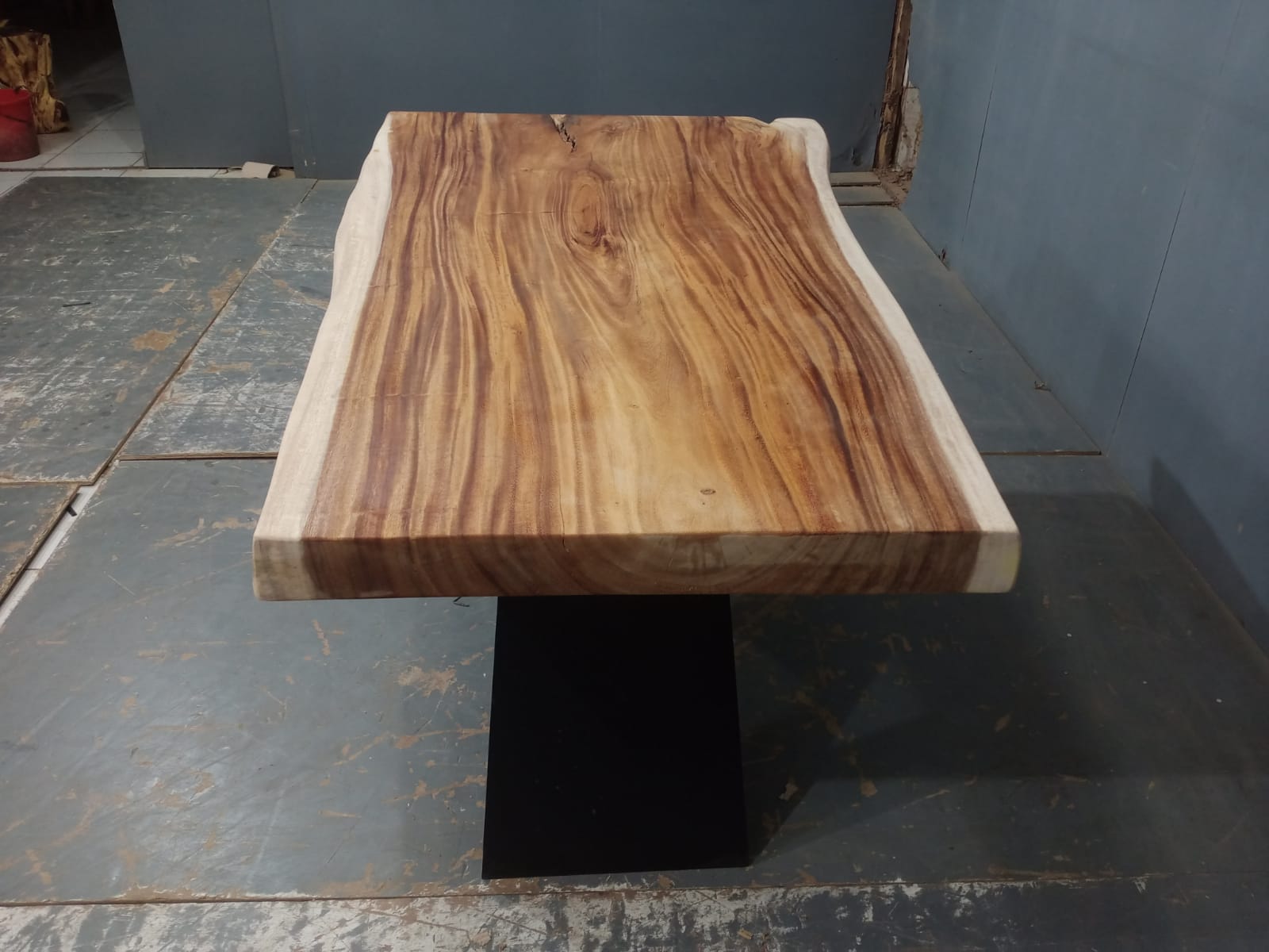 Live Edge Tables