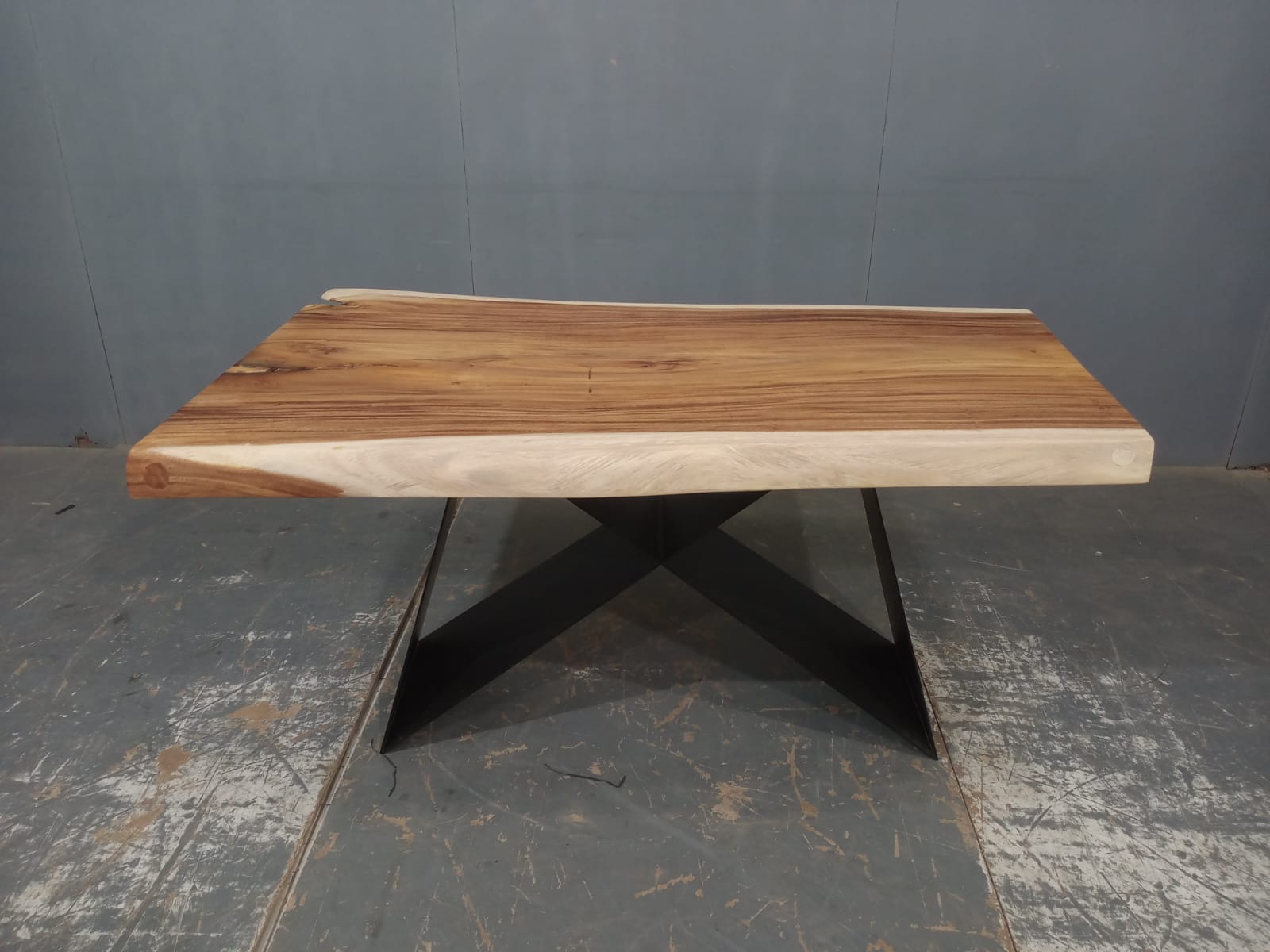 LIVE EDGE TABLES