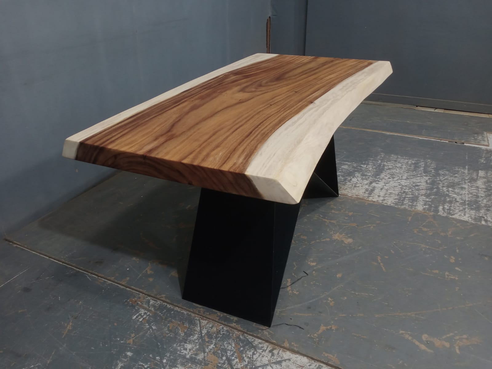 Live Edge Tables