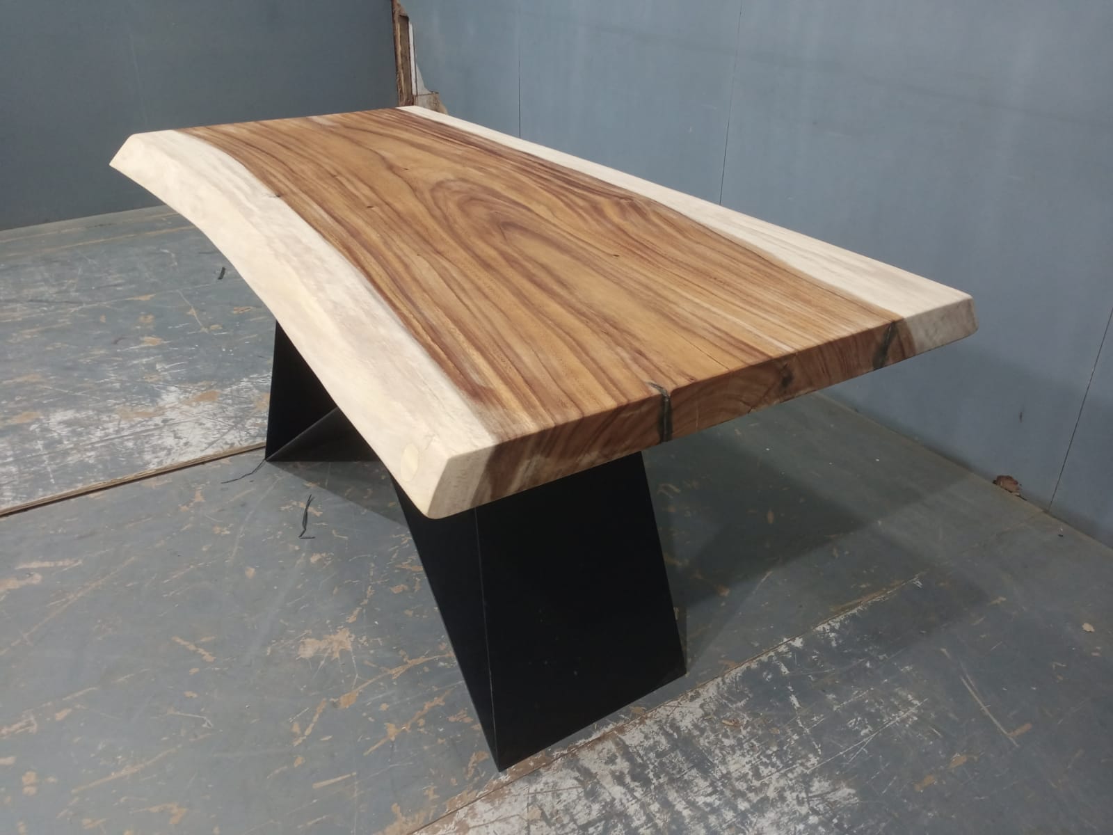 Live Edge Tables