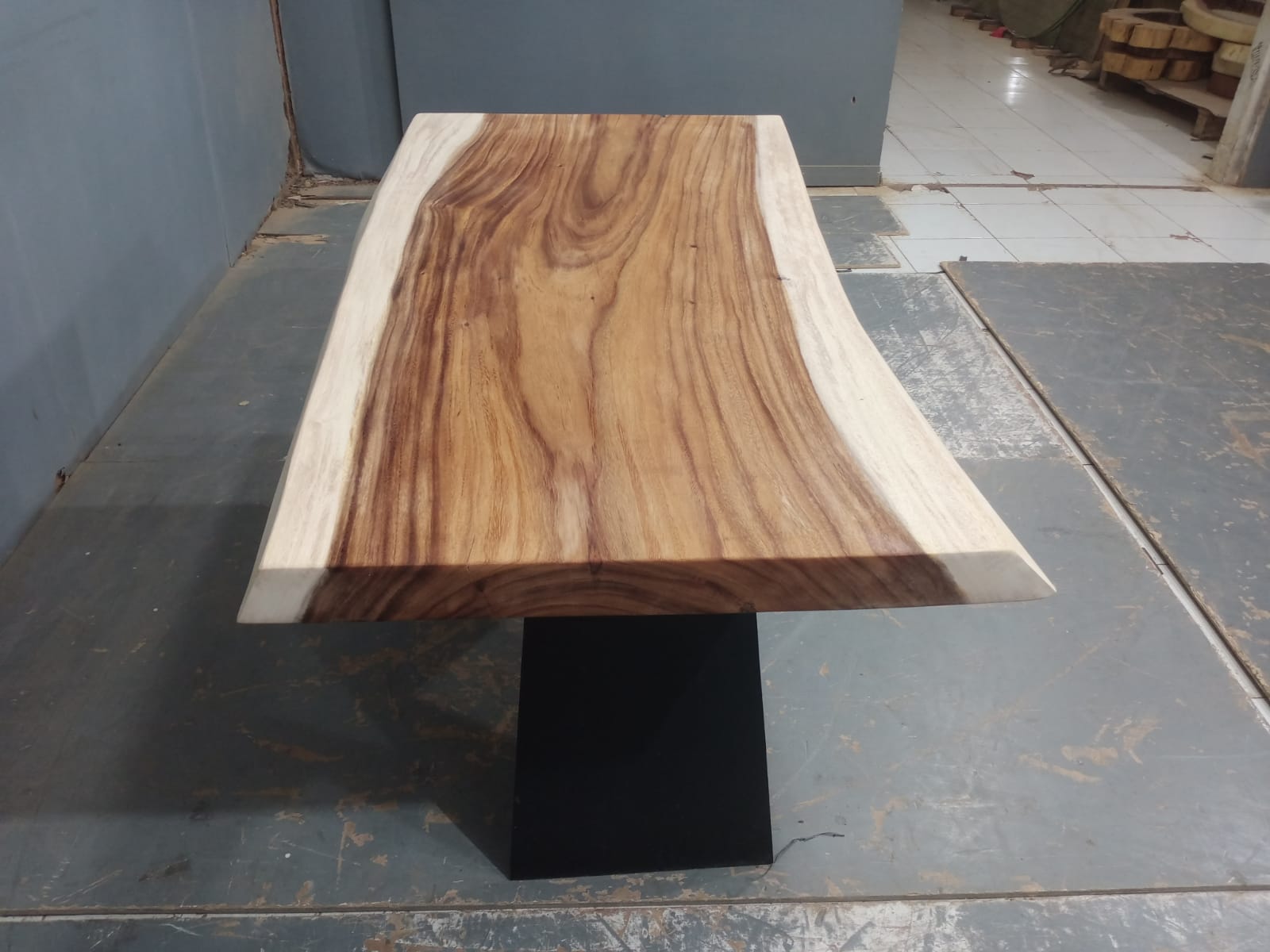 Live Edge Tables
