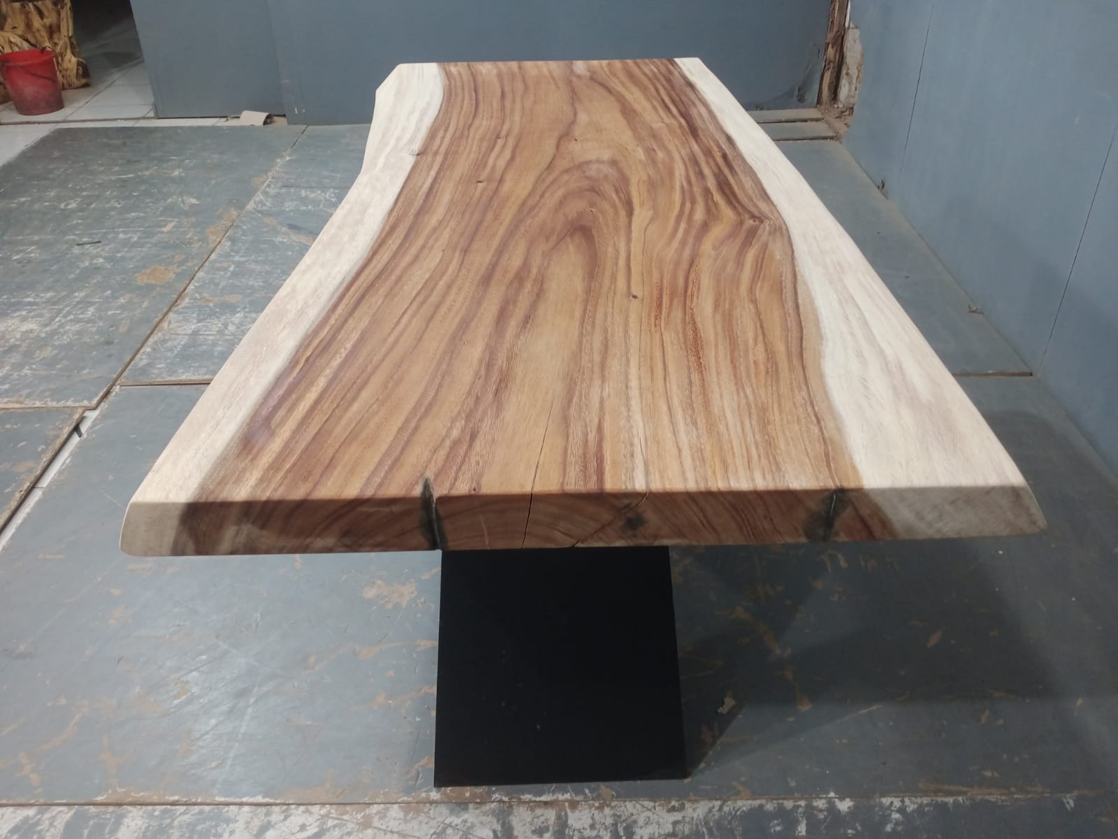 Live Edge Tables