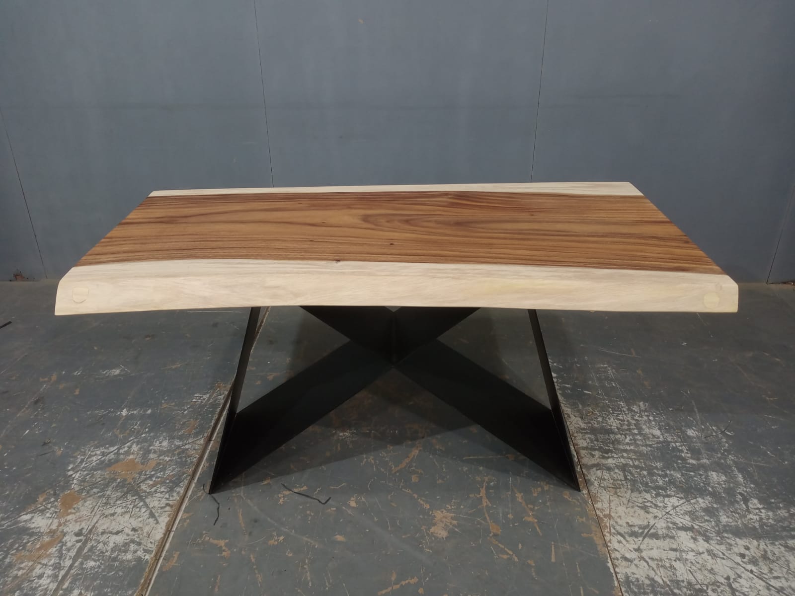 LIVE EDGE TABLES