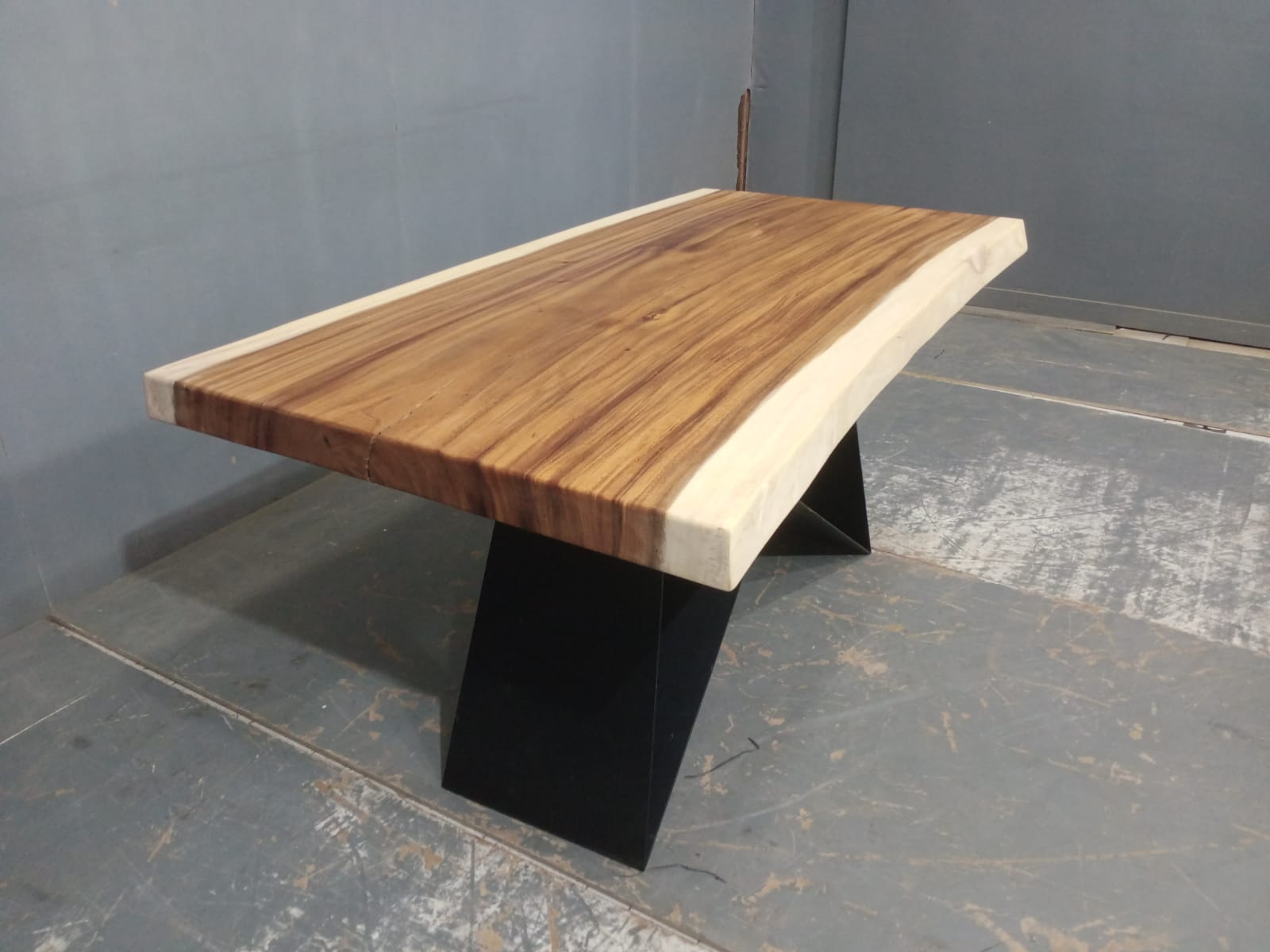 Live Edge Tables