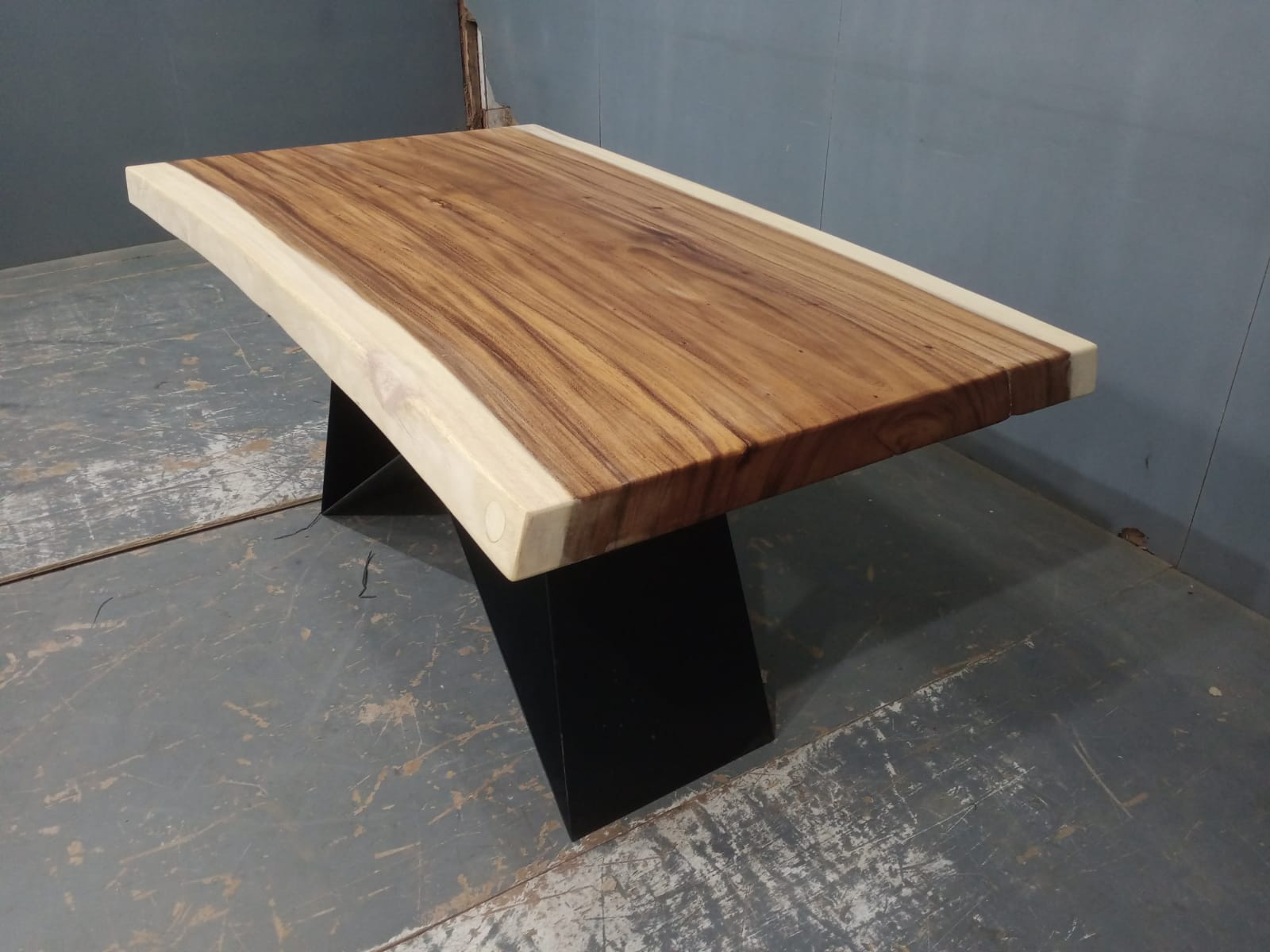 Live Edge Tables