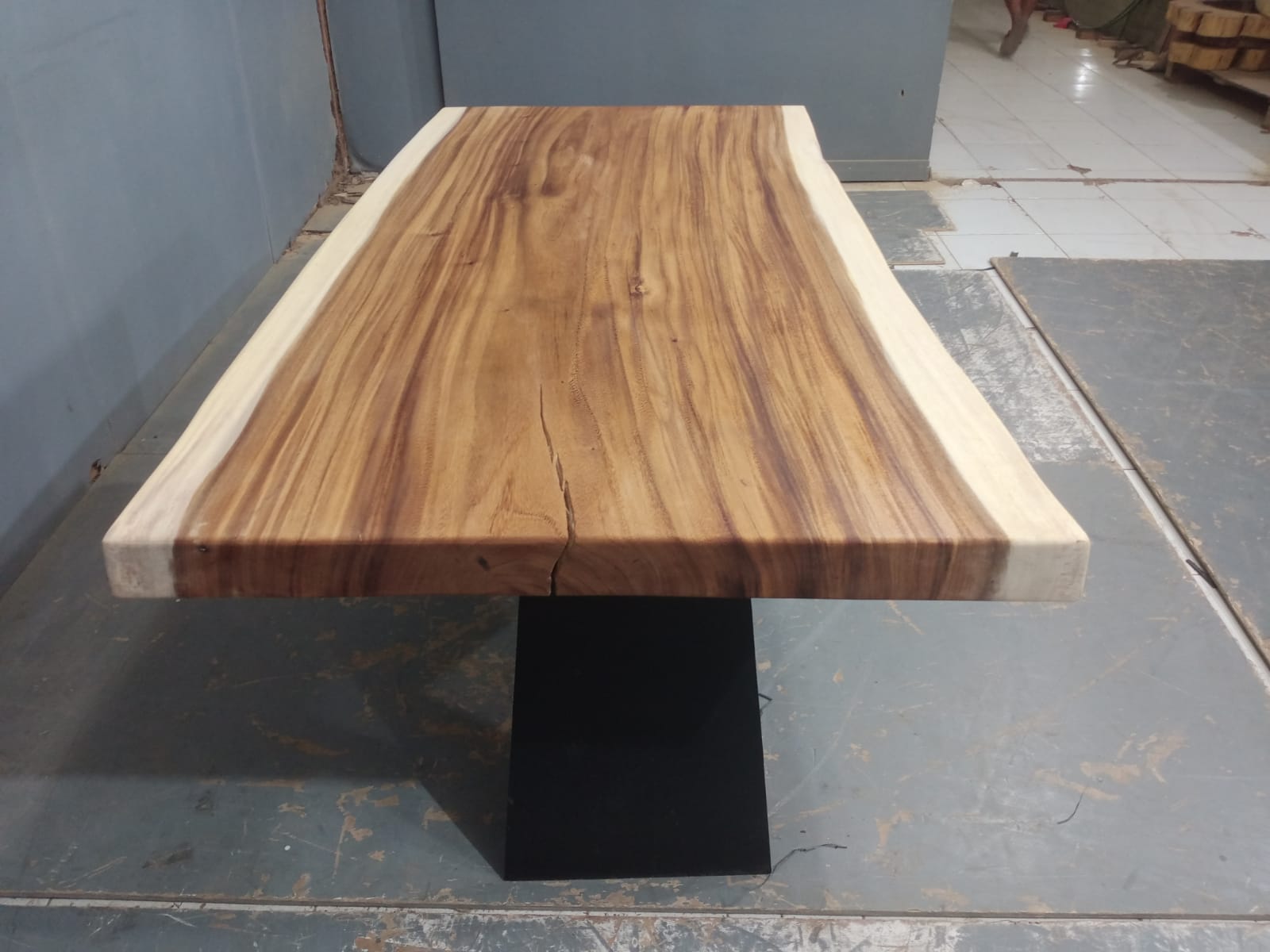 Live Edge Tables